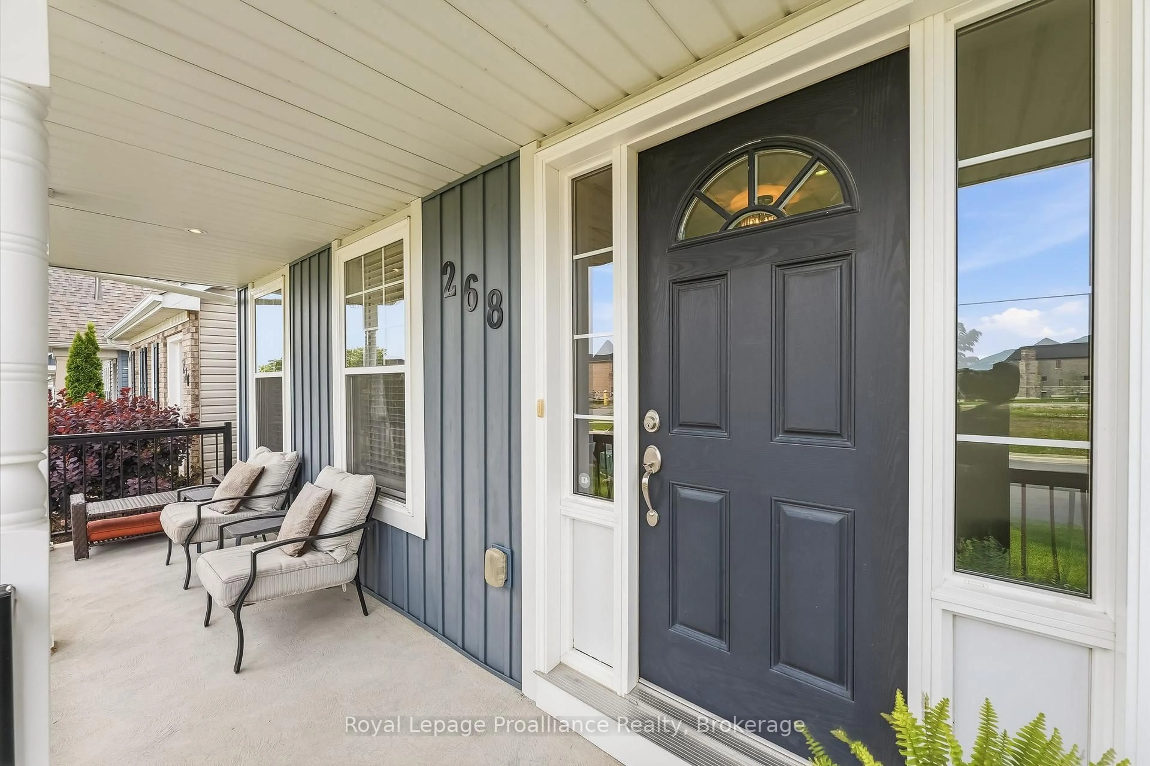 Indoor entryway for 268 Strachan St, Port Hope Ontario L1A 0C8
