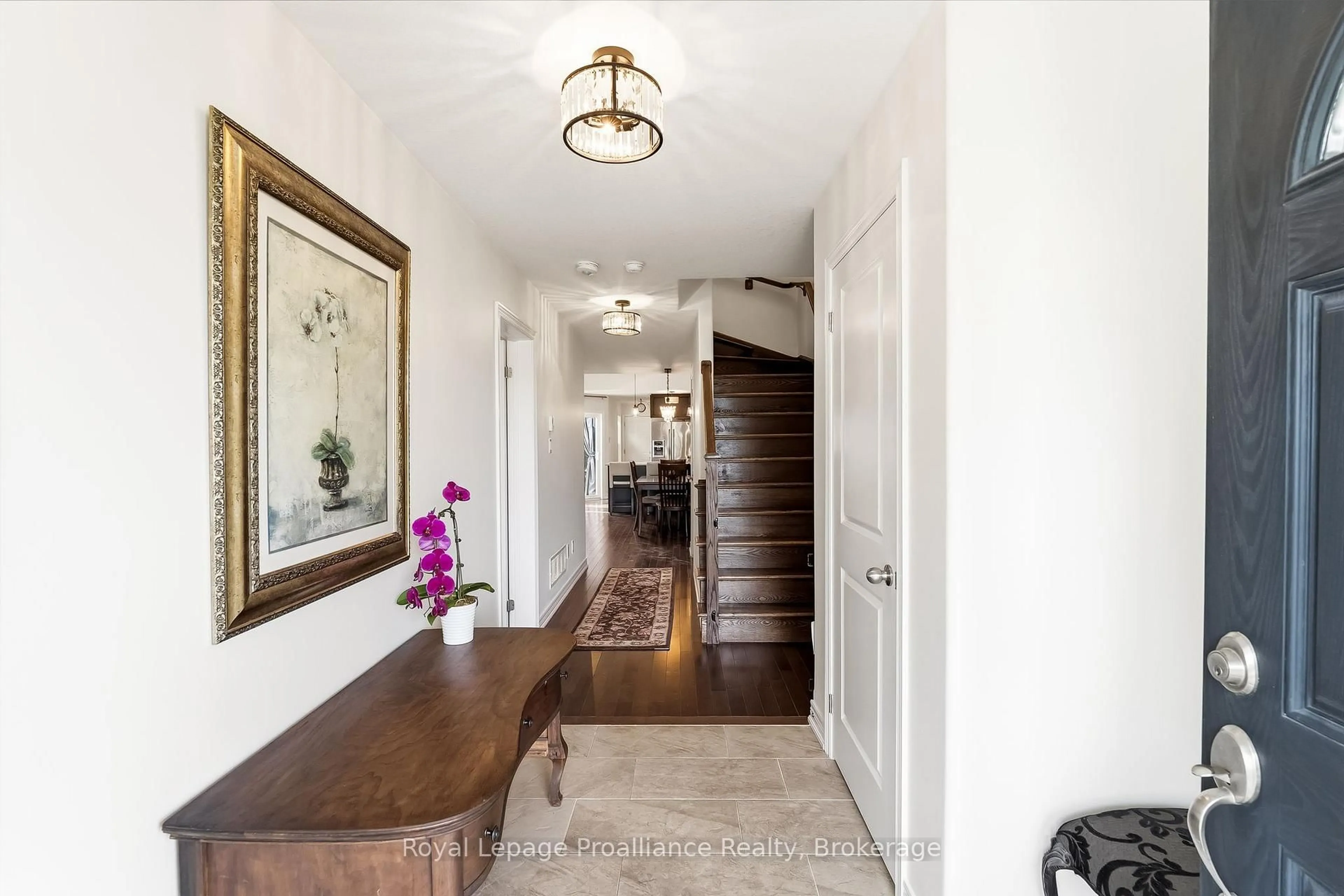 Indoor entryway for 268 Strachan St, Port Hope Ontario L1A 0C8