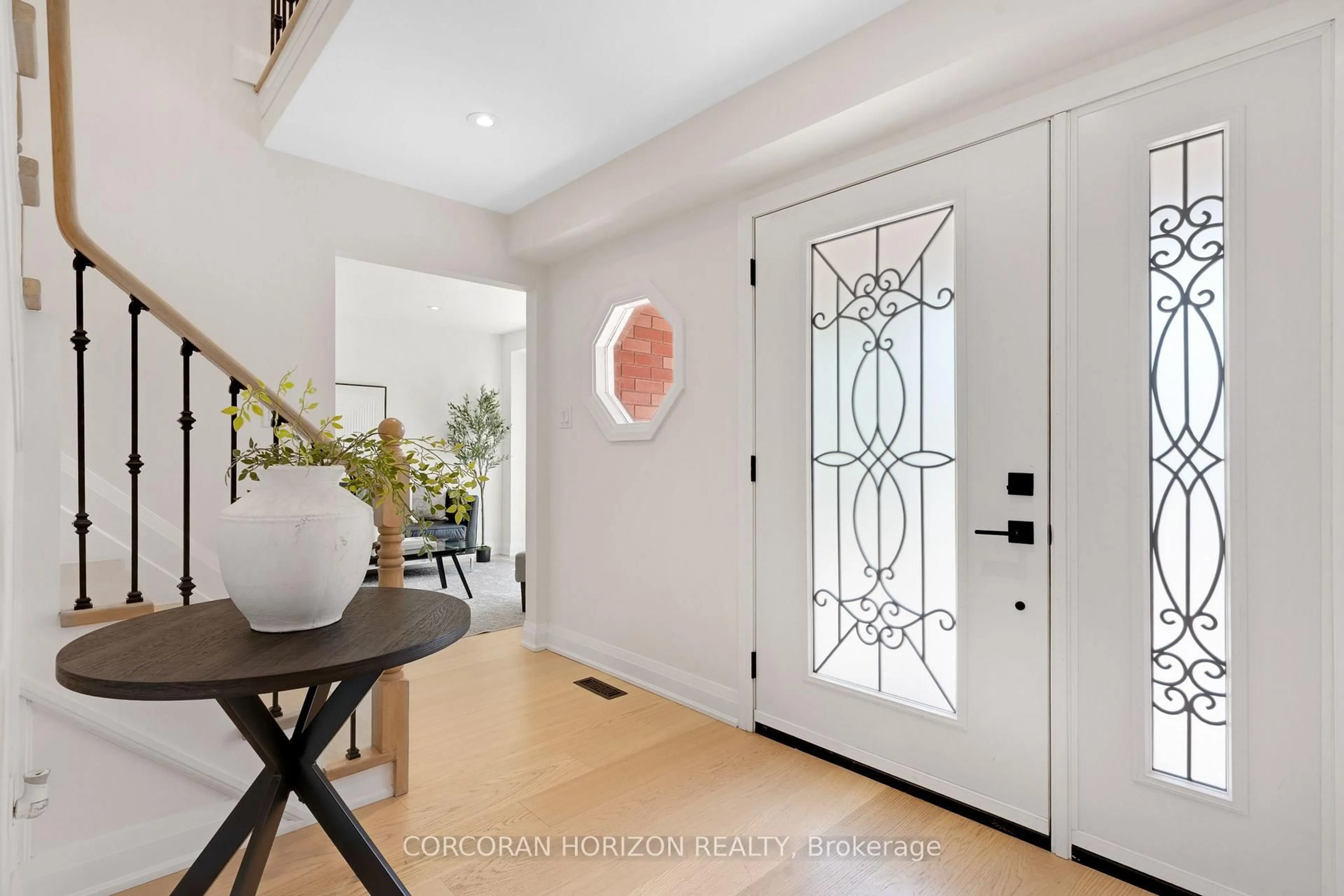 Indoor entryway for 62 Glenvalley Dr, Cambridge Ontario N1T 1N8