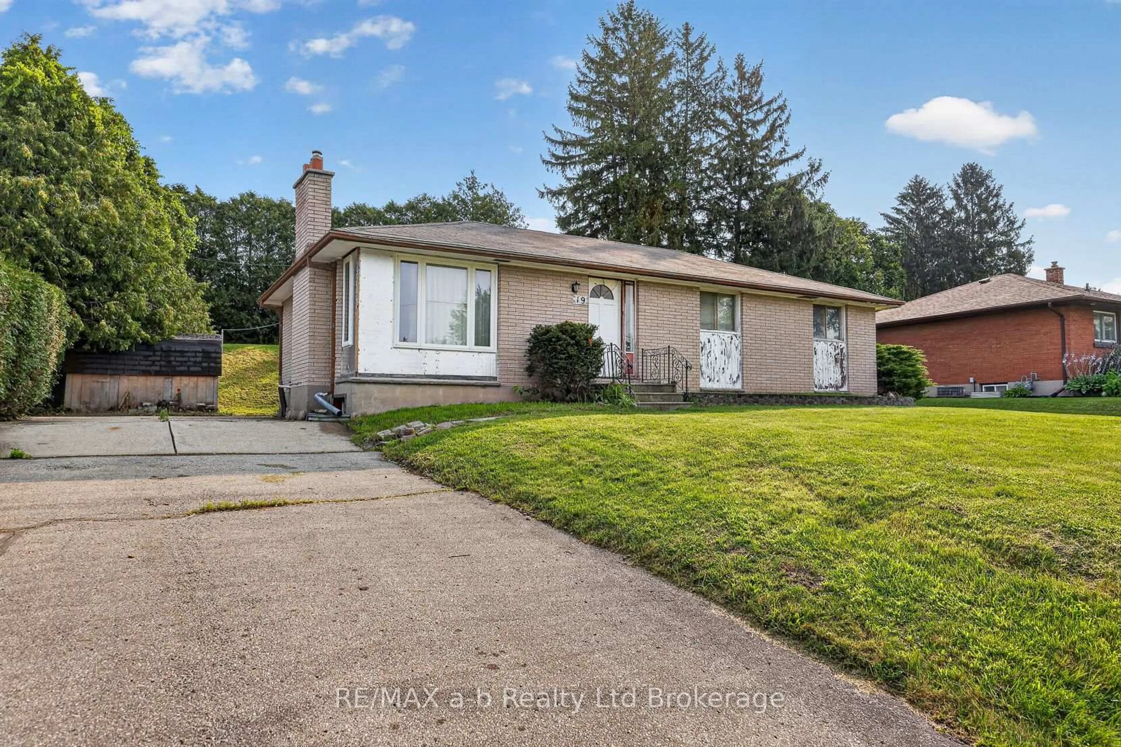 Home with vinyl exterior material, street for 19 Spruce Rd, South-West Oxford Ontario N0J 1A0