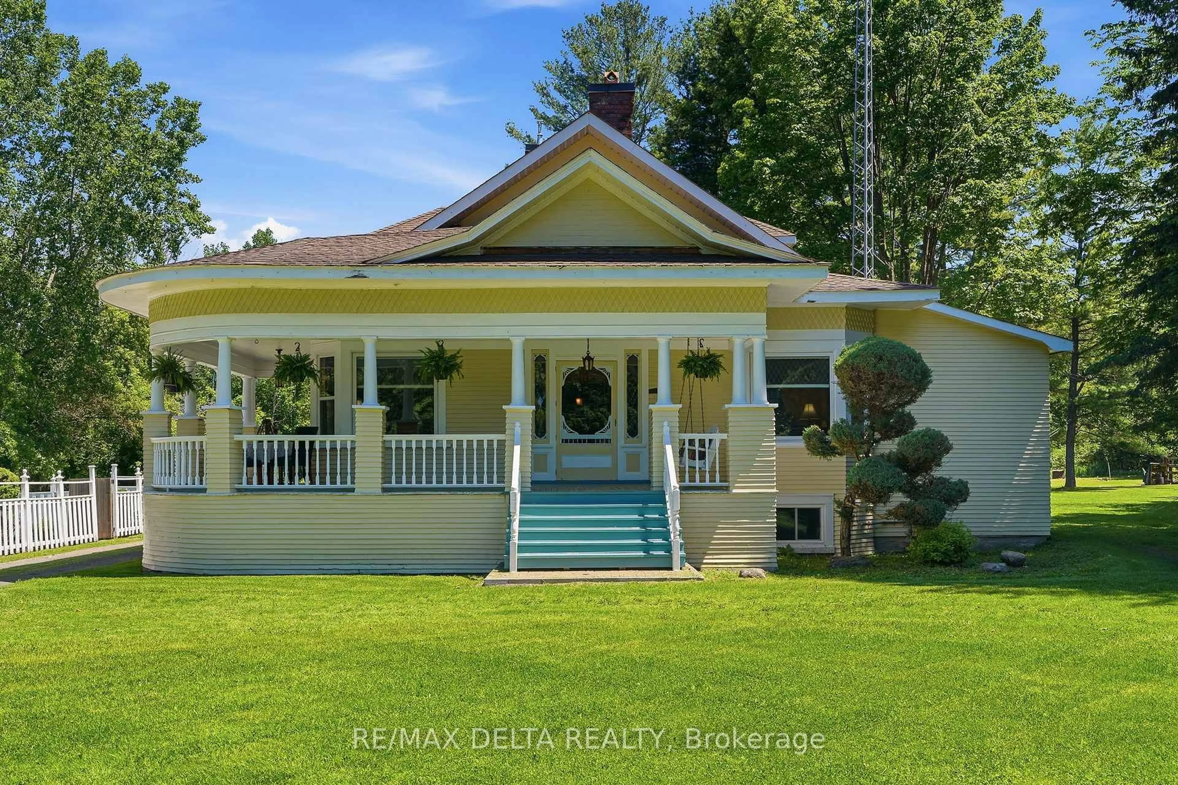 A pic from outside/outdoor area/front of a property/back of a property/a pic from drone, unknown for 1897 Highway 34 Highway, Champlain Ontario K6A 2R2