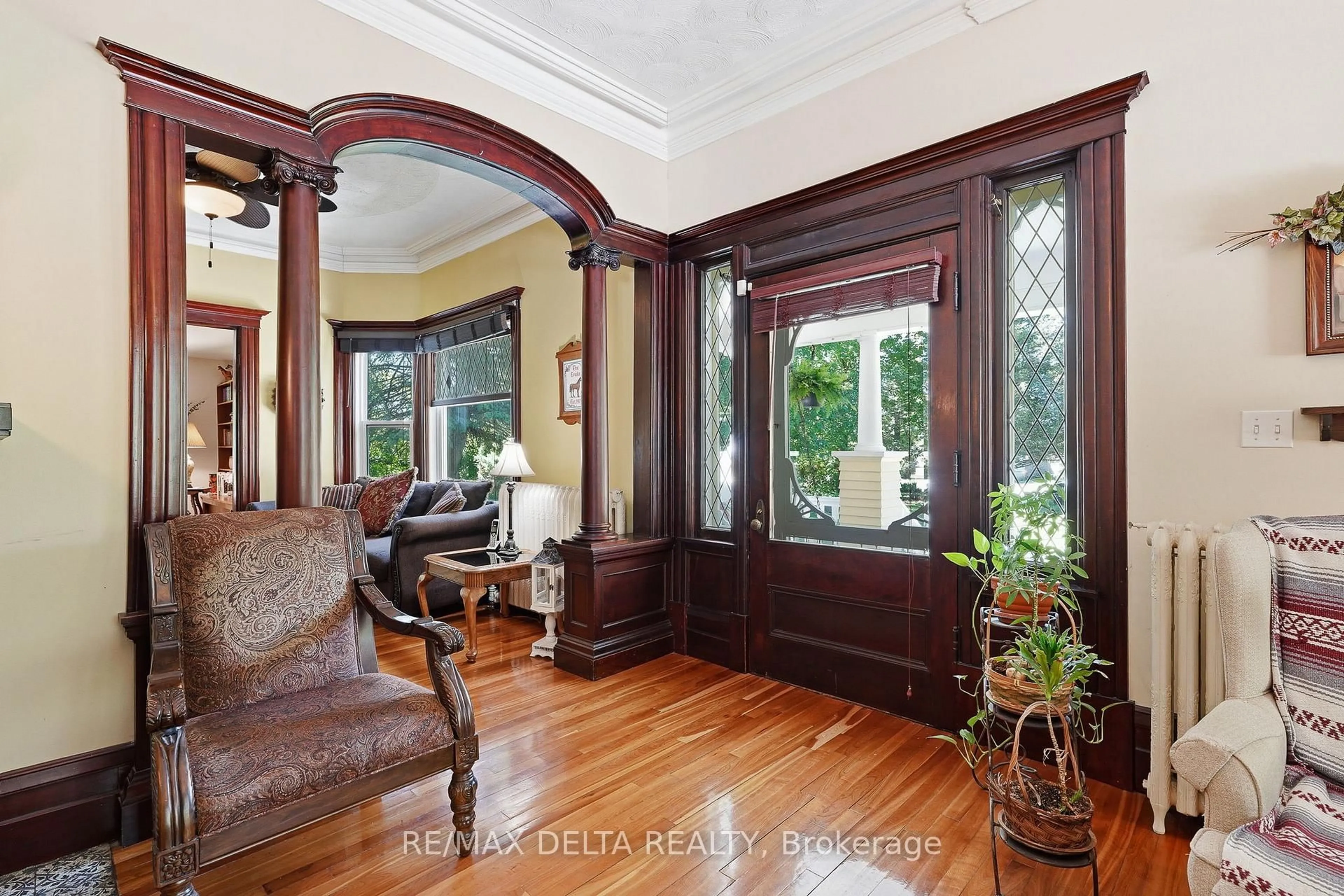 Indoor entryway for 1897 Highway 34 Highway, Champlain Ontario K6A 2R2