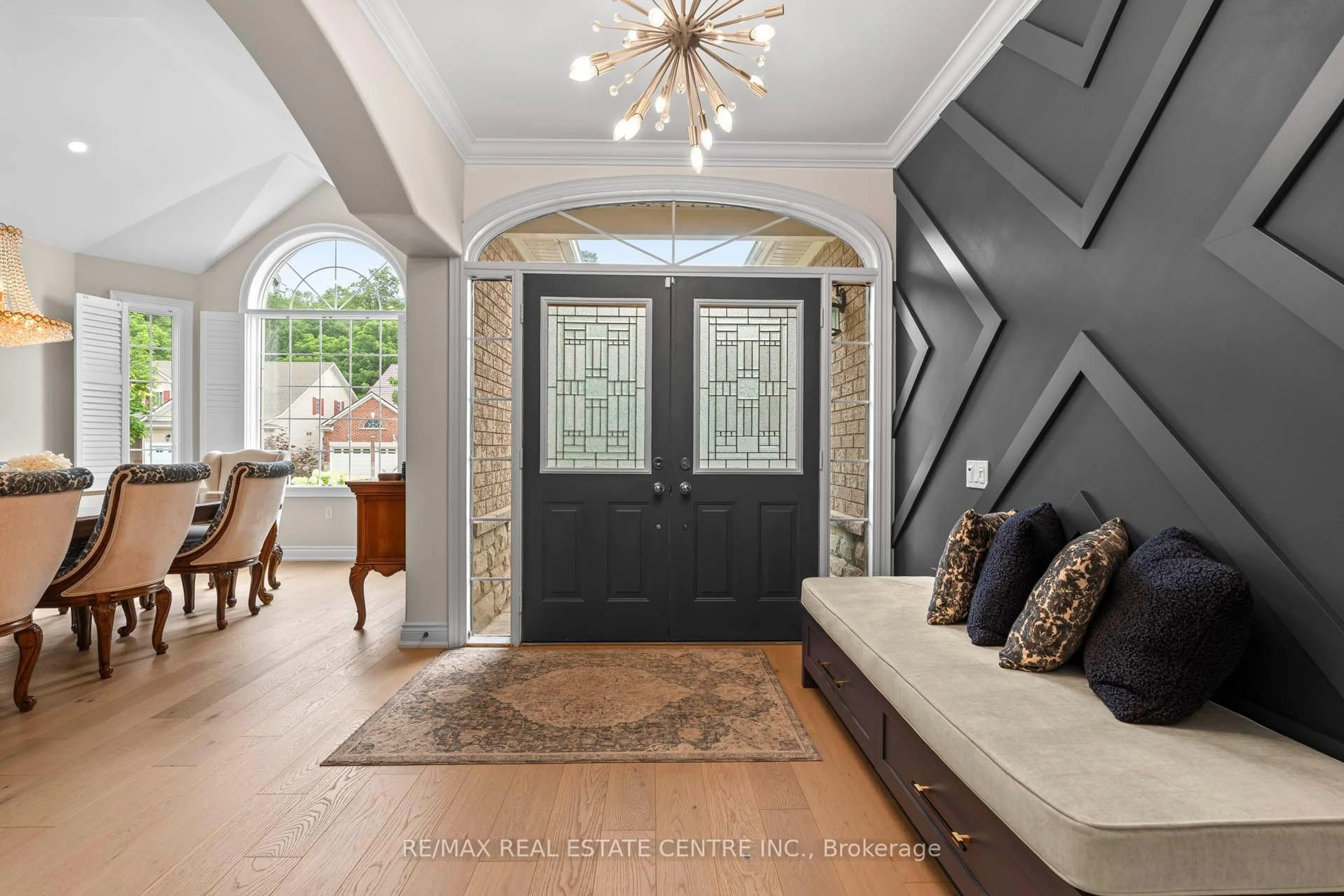 Indoor entryway for 235 Ridge Rd, Guelph/Eramosa Ontario N0B 2K0