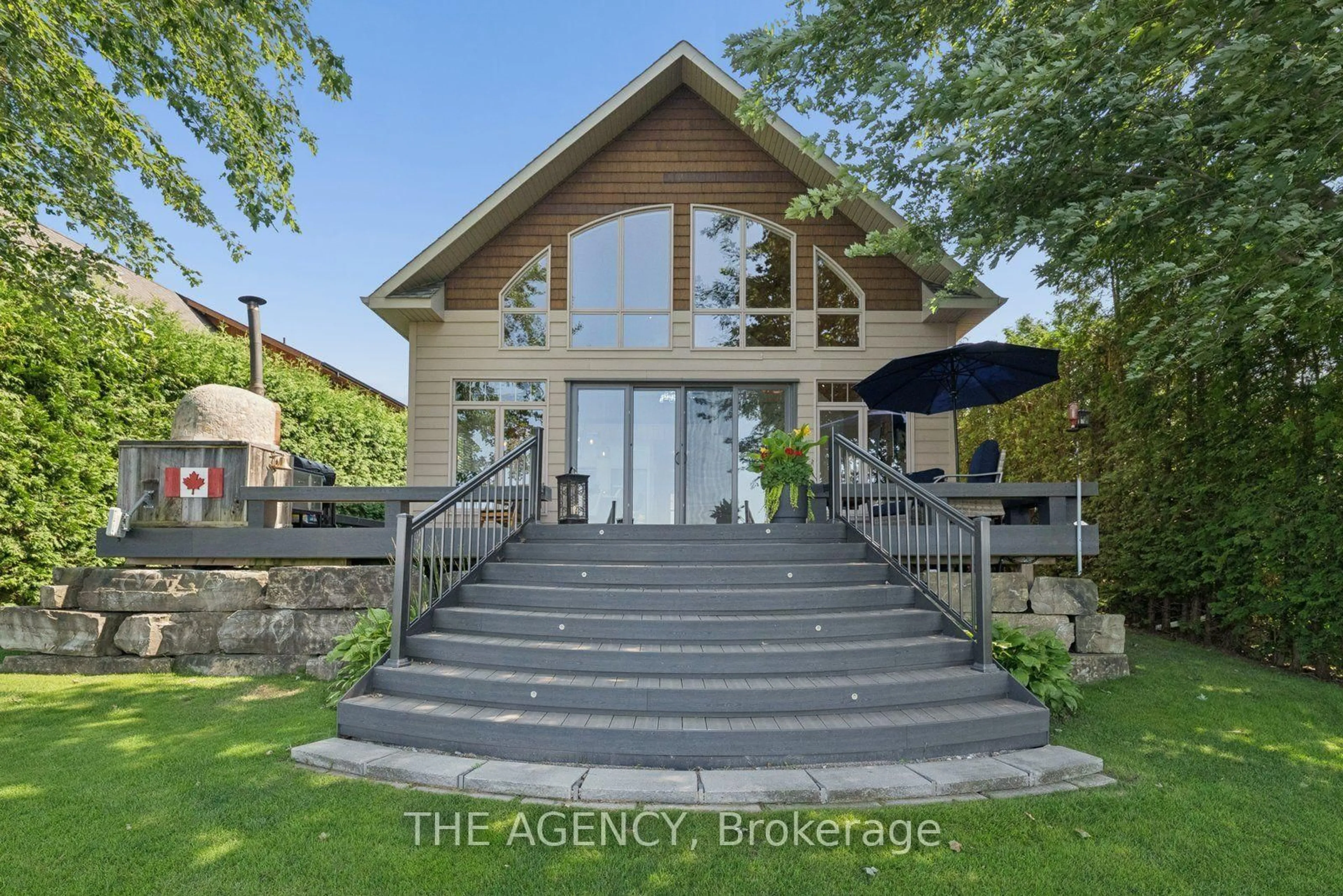 A pic from outside/outdoor area/front of a property/back of a property/a pic from drone, building for 5269 Oriole Beach Rd #280, Hamilton Township Ontario K0K 2E0