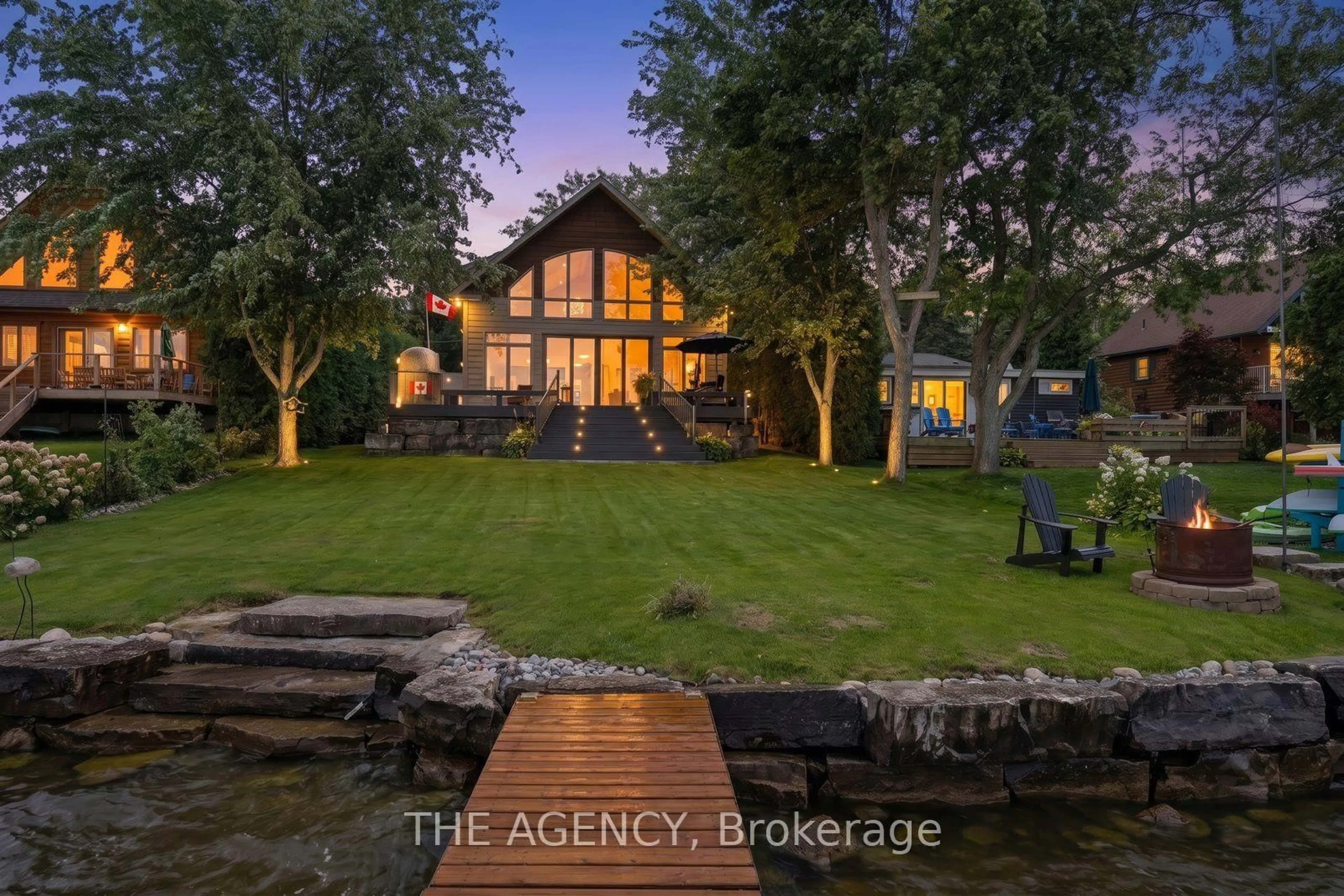 A pic from outside/outdoor area/front of a property/back of a property/a pic from drone, building for 5269 Oriole Beach Rd #280, Hamilton Township Ontario K0K 2E0