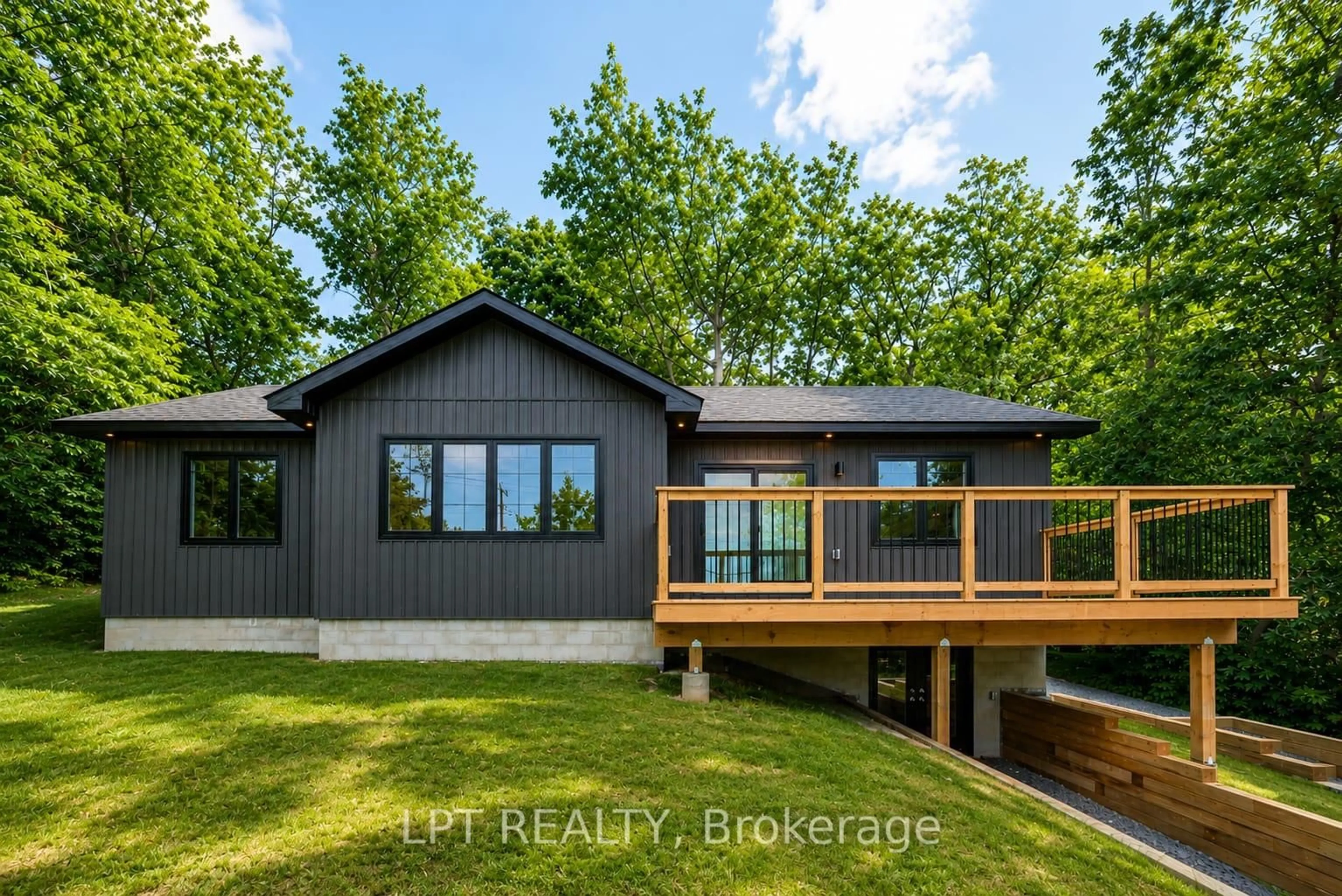 Home with vinyl exterior material, unknown for 29 Pavillion Rd, Kawartha Lakes Ontario K0M 1L0