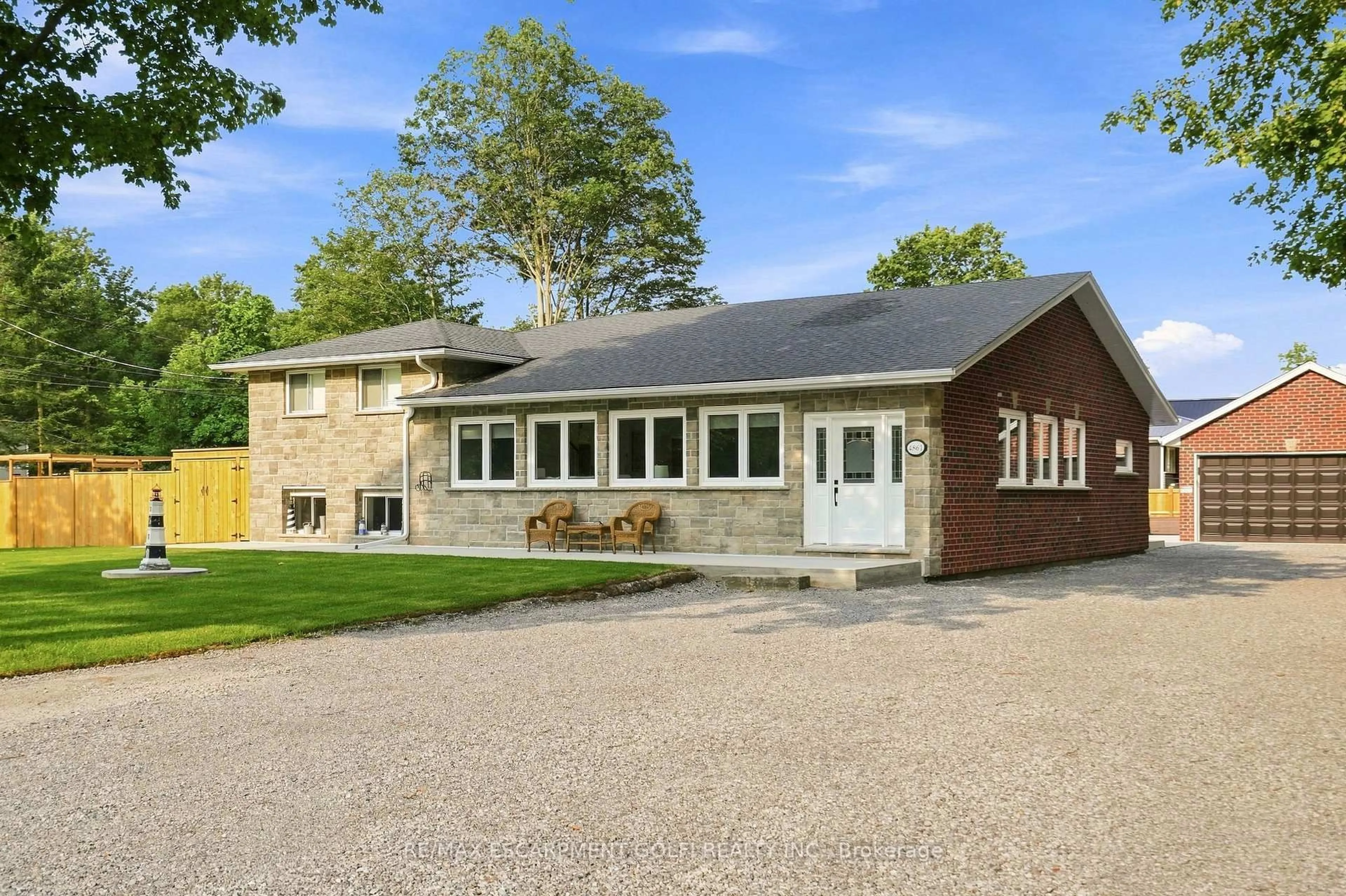 A pic from outside/outdoor area/front of a property/back of a property/a pic from drone, building for 4861 Mapleview Cres, Port Colborne Ontario L0S 1R0