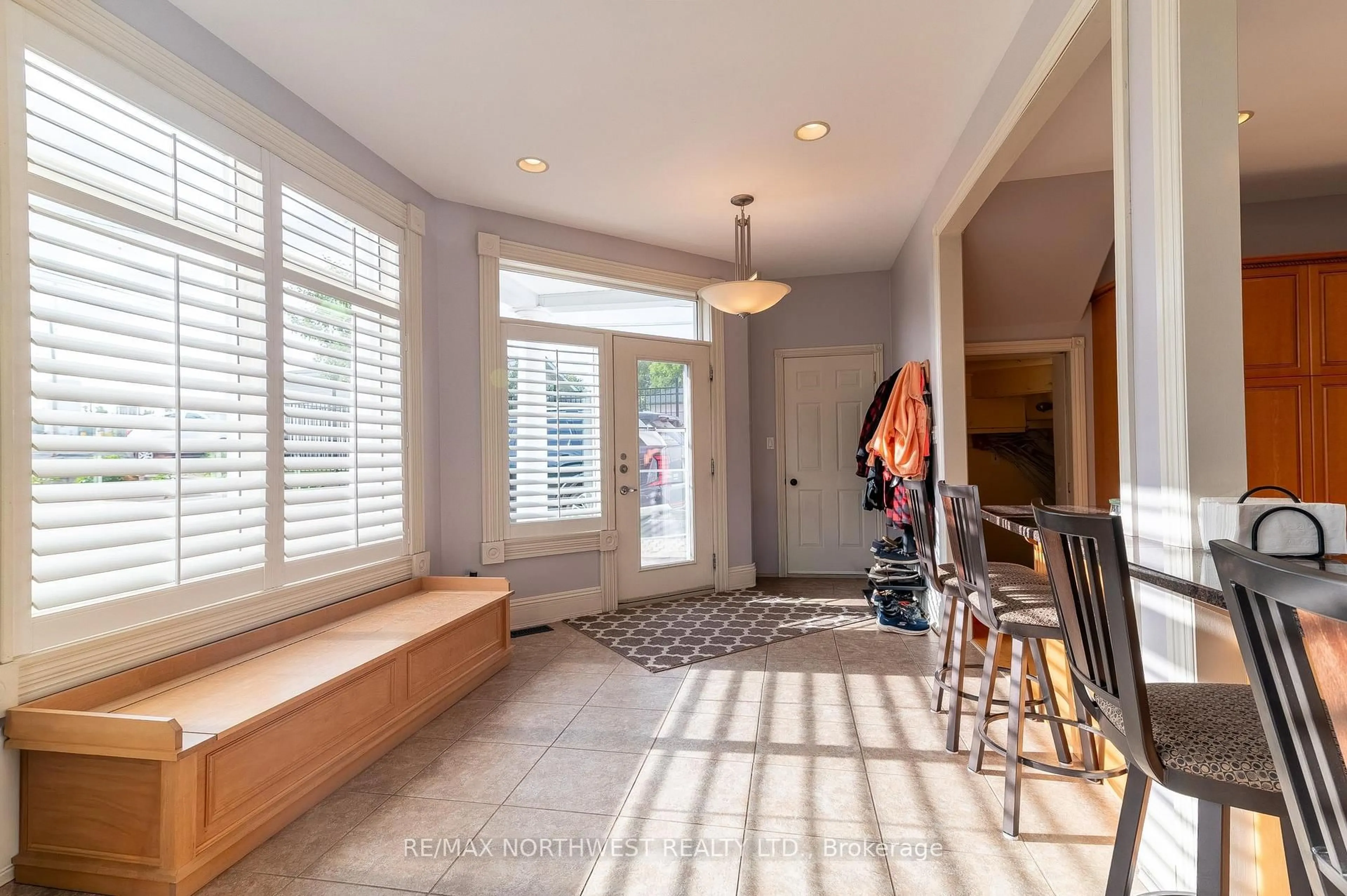 Indoor entryway for 3 Sylvan Street, Kenora Ontario P9N 0E9
