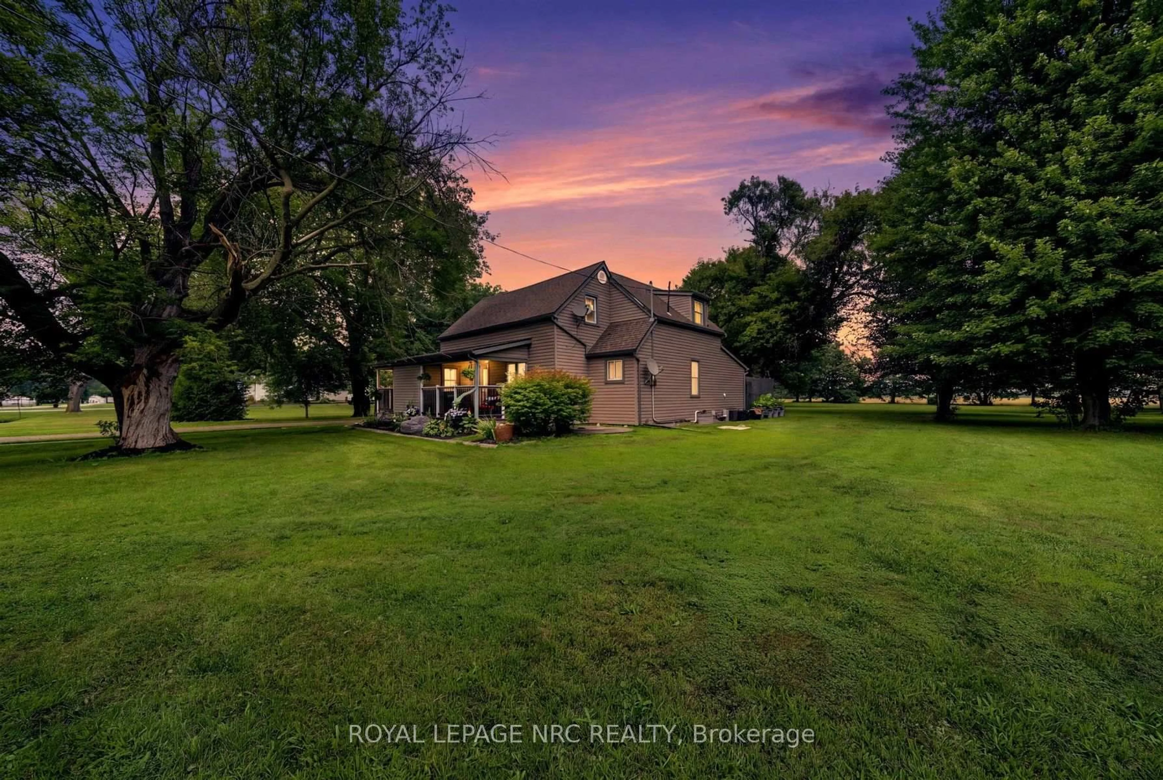 A pic from outside/outdoor area/front of a property/back of a property/a pic from drone, water/lake/river/ocean view for 43287 Pettit Rd, Wainfleet Ontario L0S 1V0