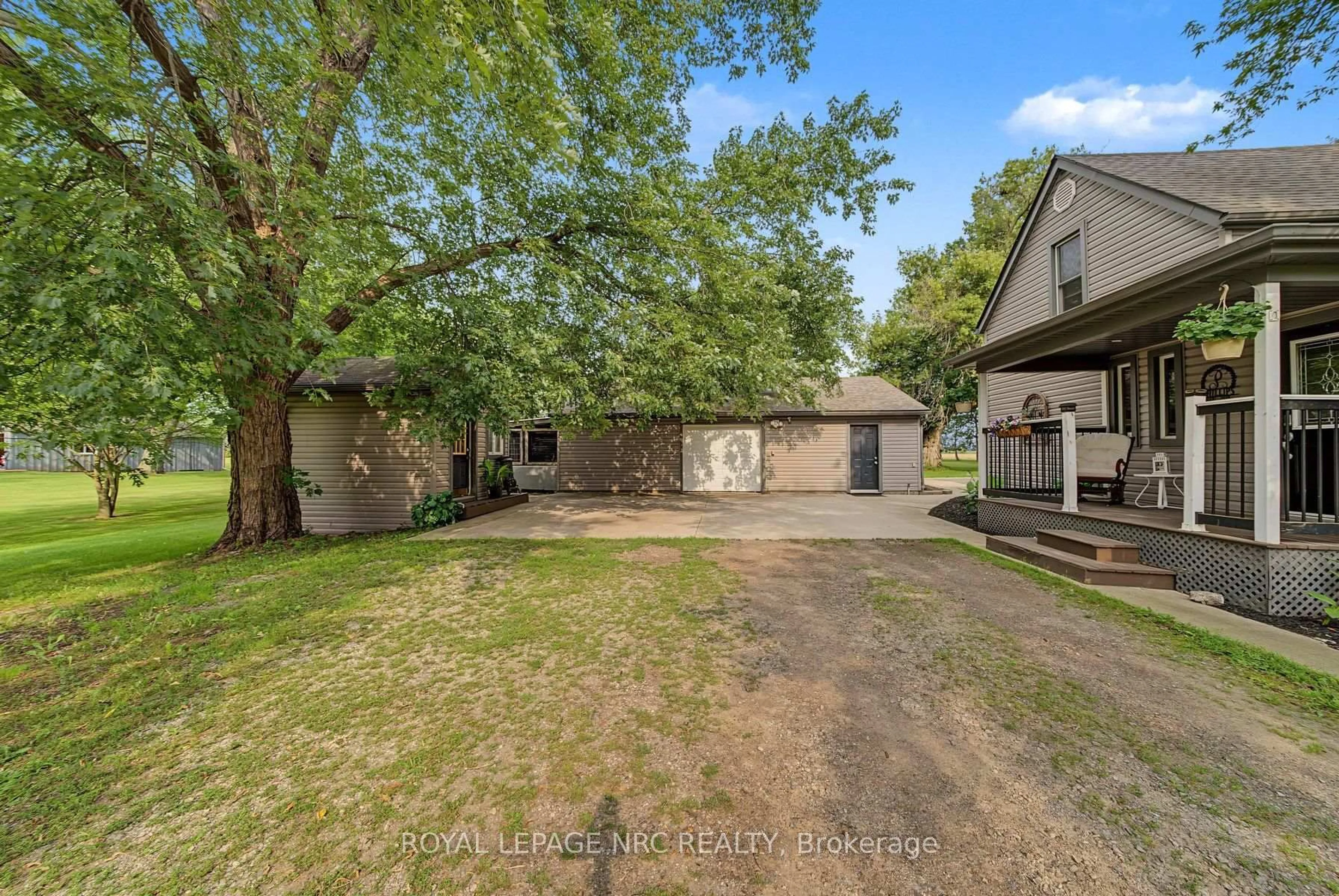 A pic from outside/outdoor area/front of a property/back of a property/a pic from drone, street for 43287 Pettit Rd, Wainfleet Ontario L0S 1V0