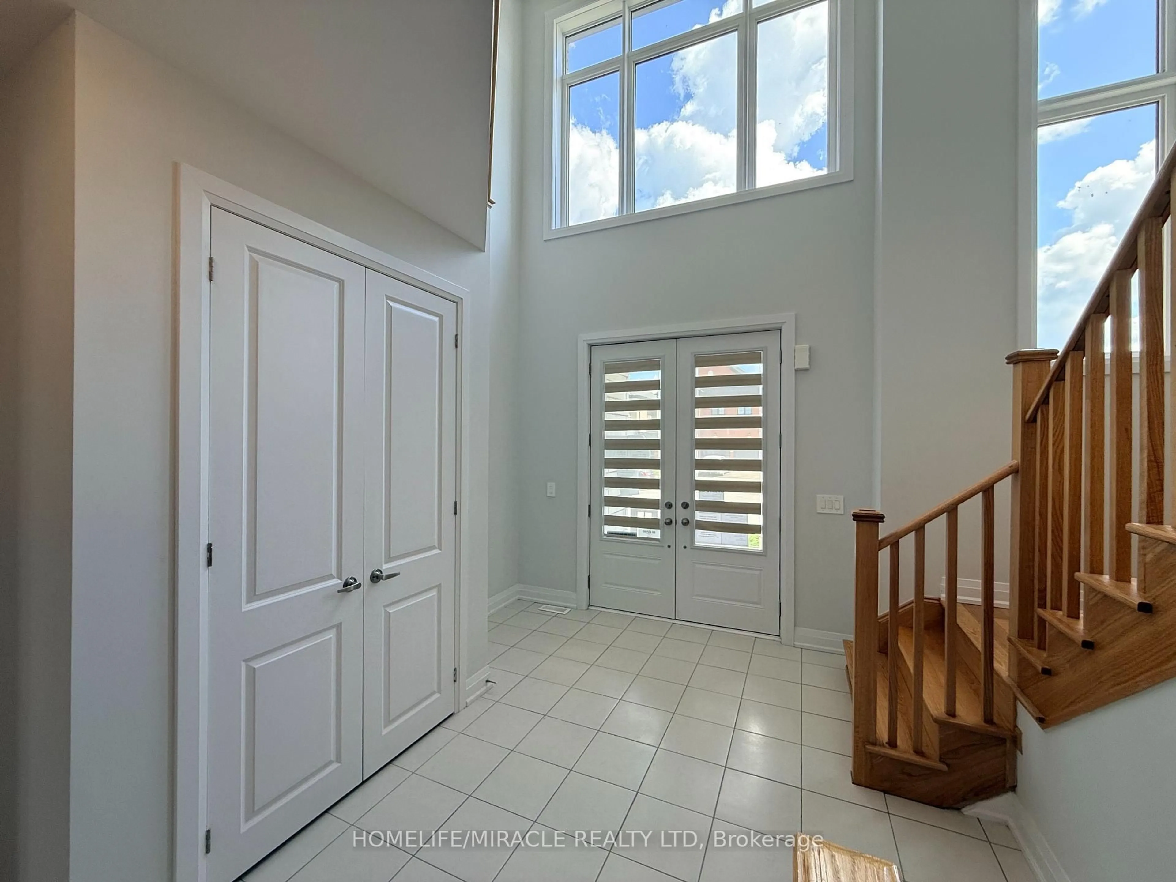Indoor entryway for 186 St Joseph Rd, Kawartha Lakes Ontario K9V 0R7