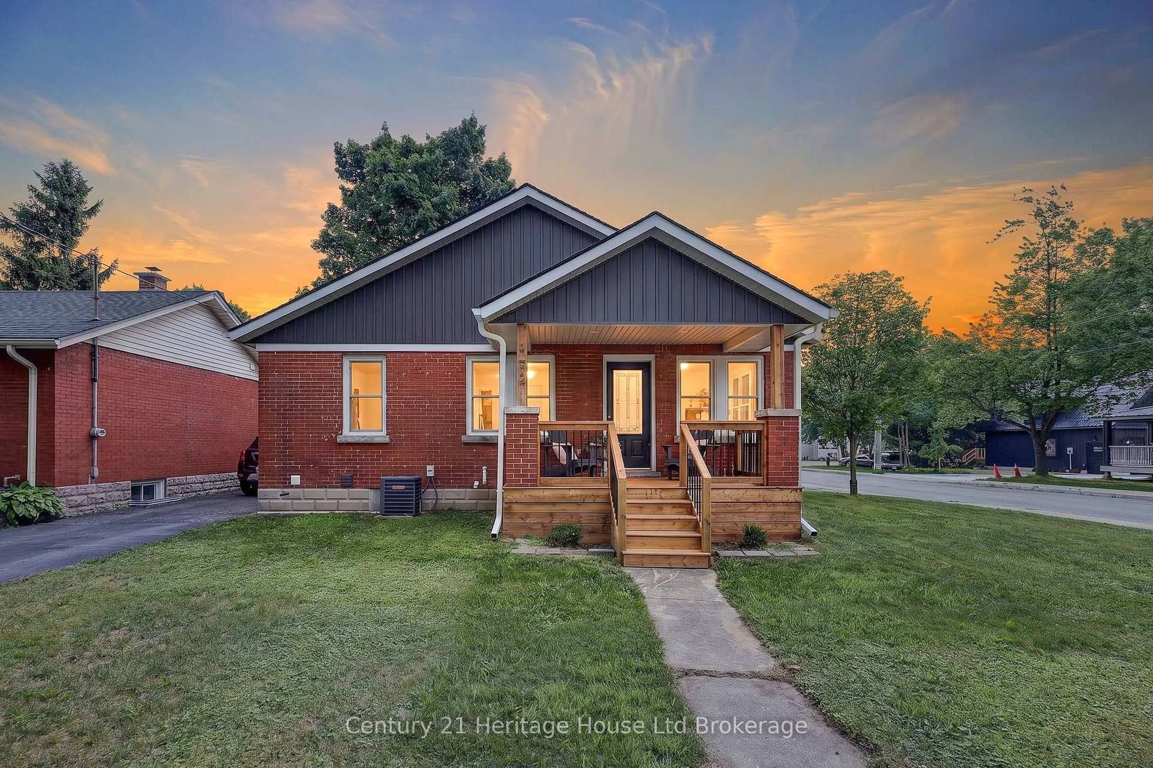 Home with brick exterior material, street for 272 Wellington St, Woodstock Ontario N4S 6S3