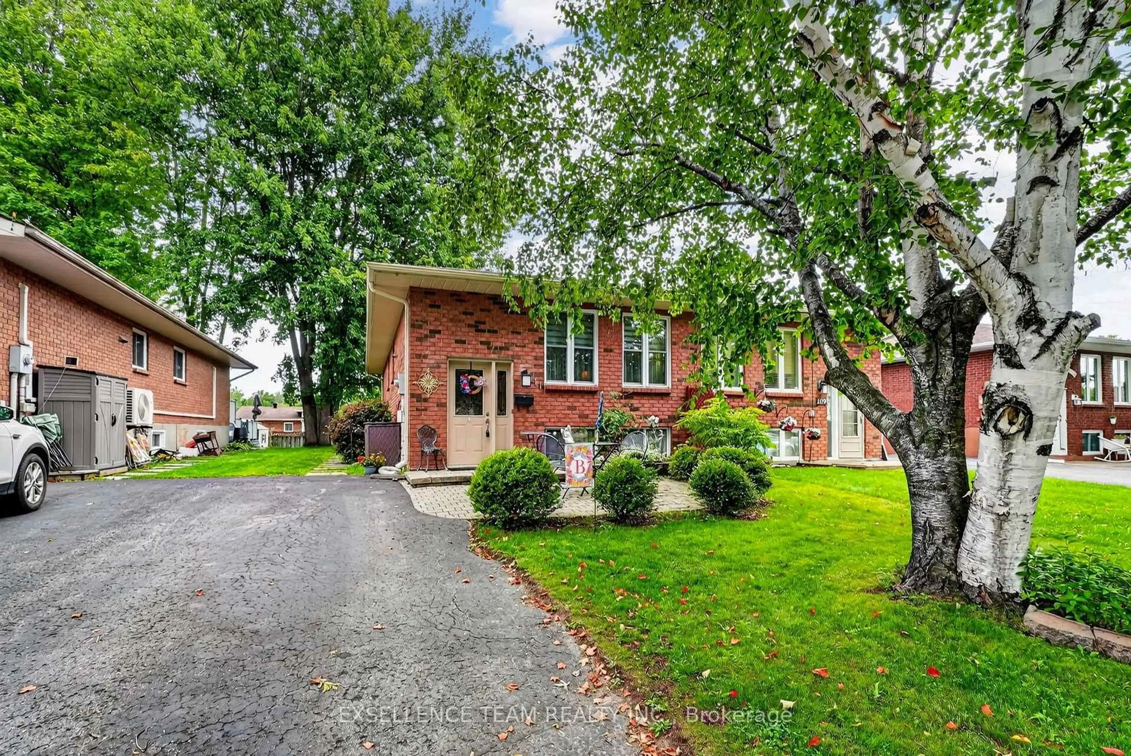 Home with brick exterior material, street for 111 Glen Oaks Crt, Cornwall Ontario K6H 7E6