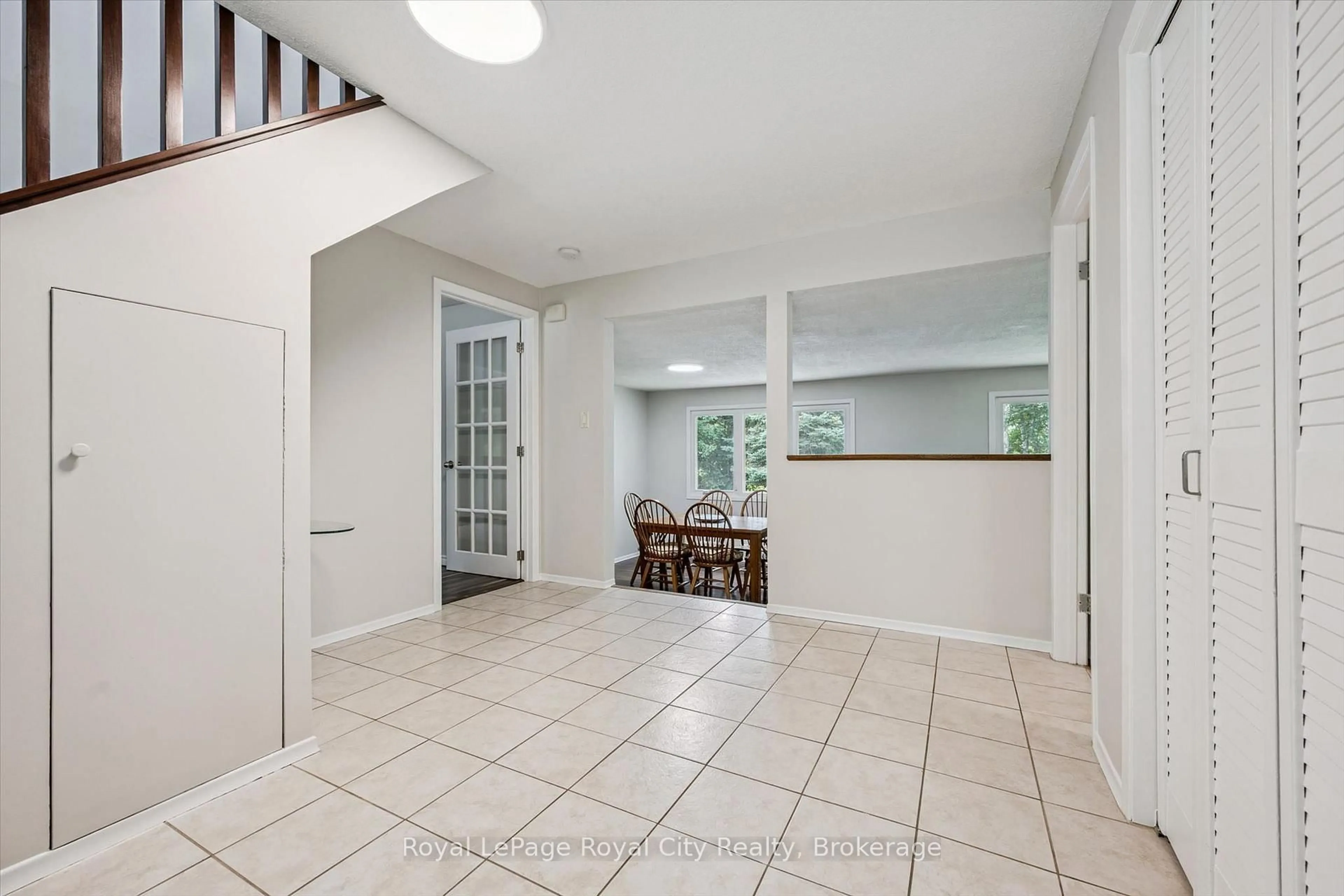 Unknown for 8 Berkley Pl, Guelph Ontario N1E 1E6