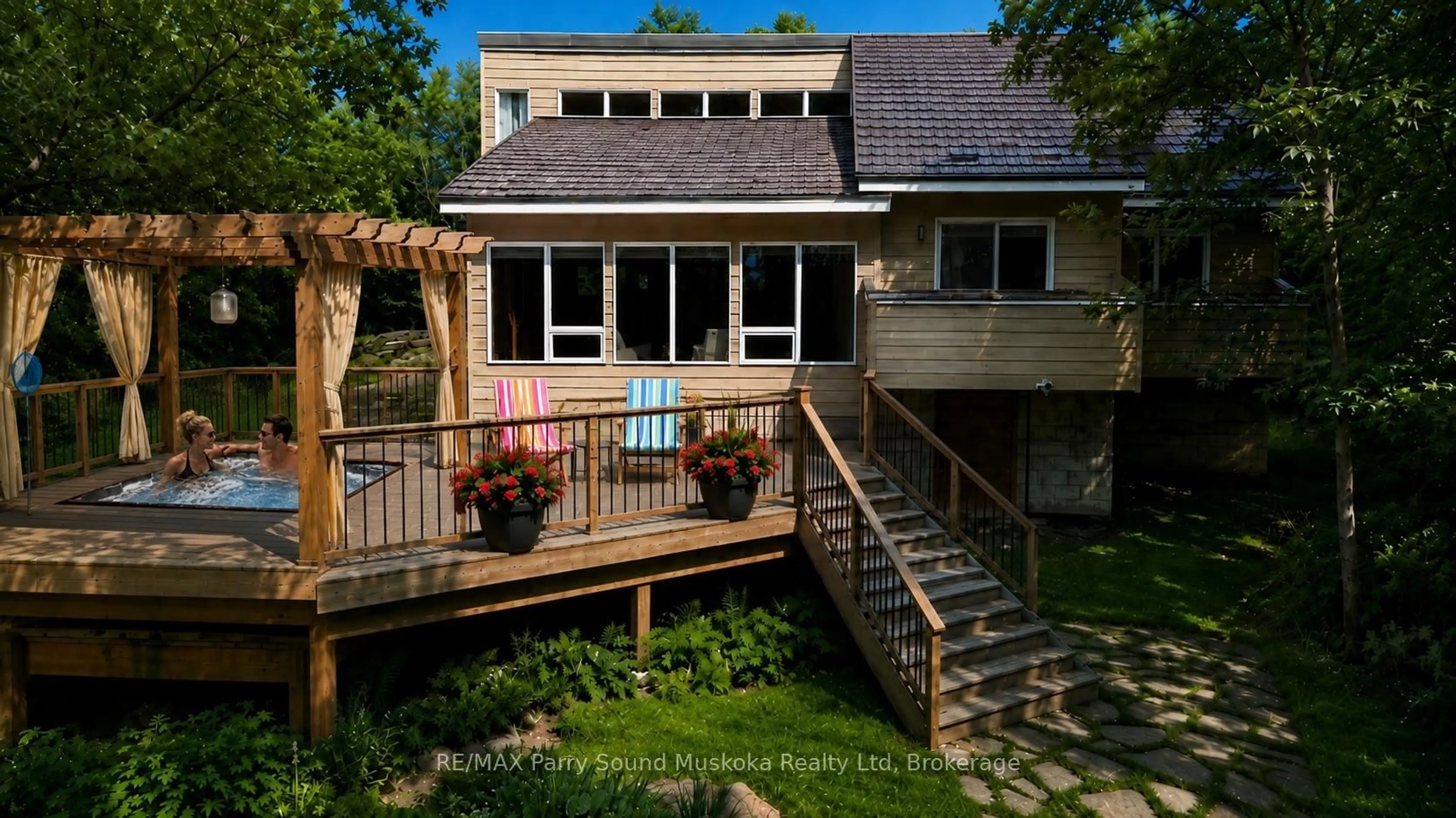 Patio, street for 587 Centre Rd, McKellar Ontario P2A 0B4