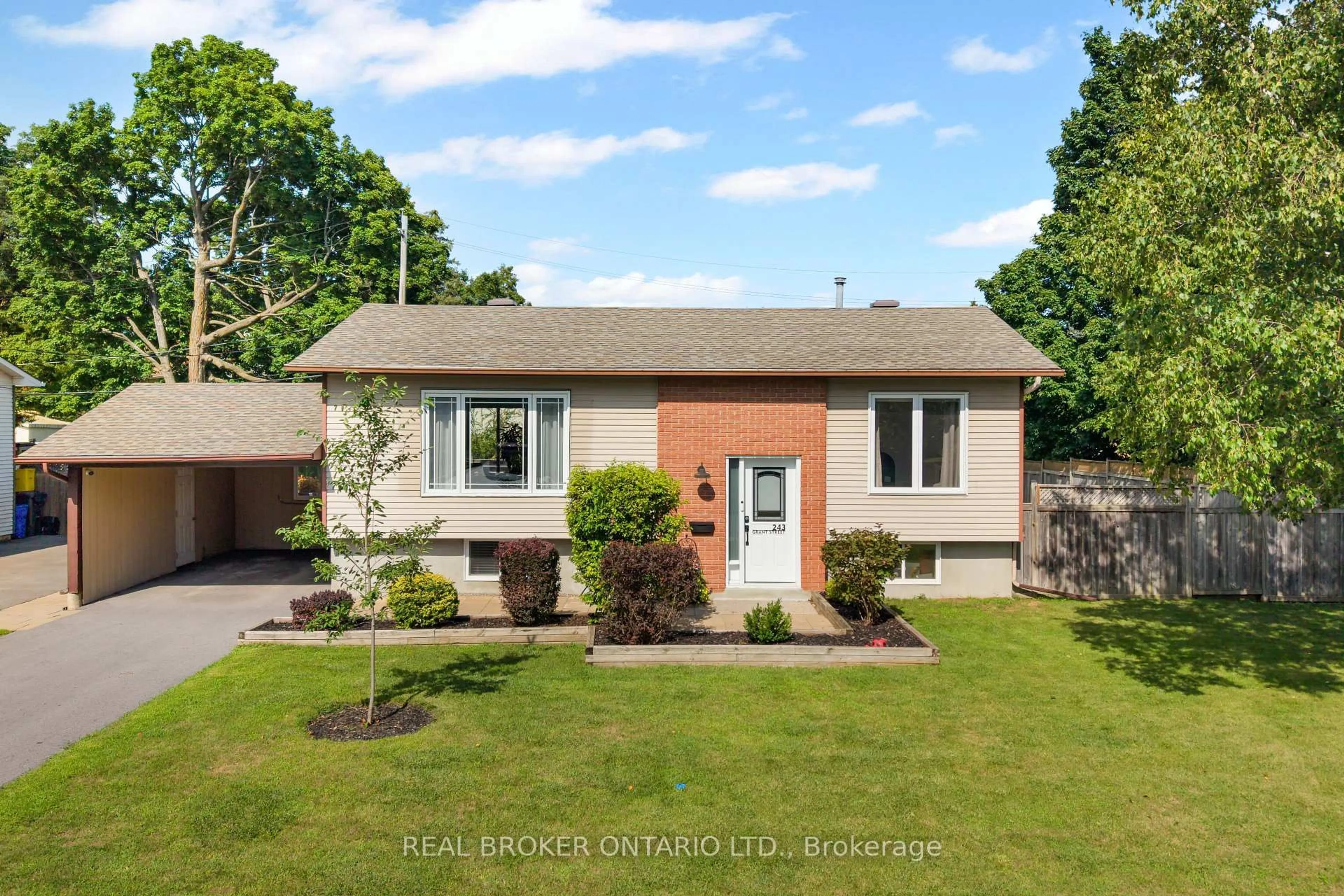 Unknown for 243 Grant St, Carleton Place Ontario K7C 2S2