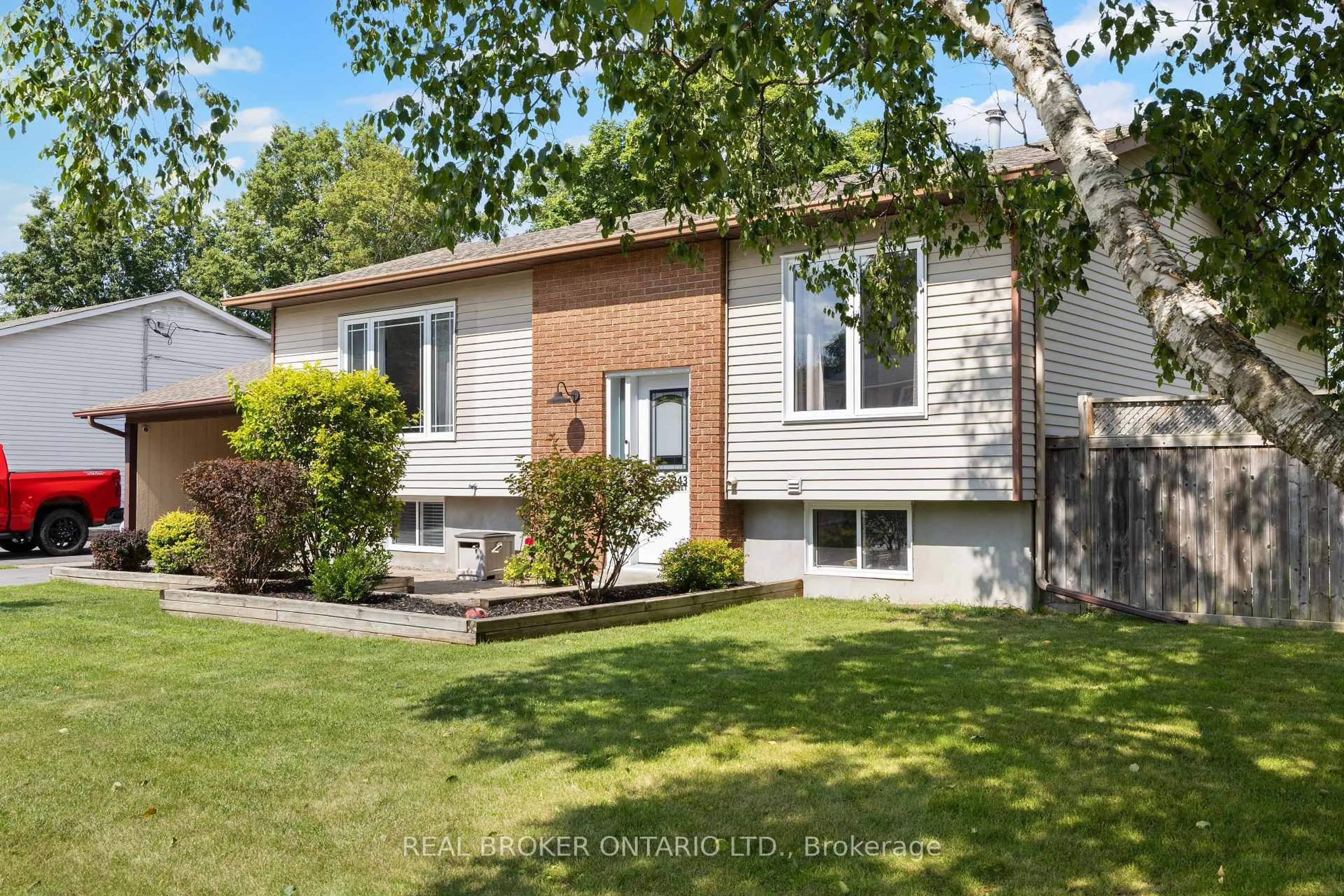 Unknown for 243 Grant St, Carleton Place Ontario K7C 2S2