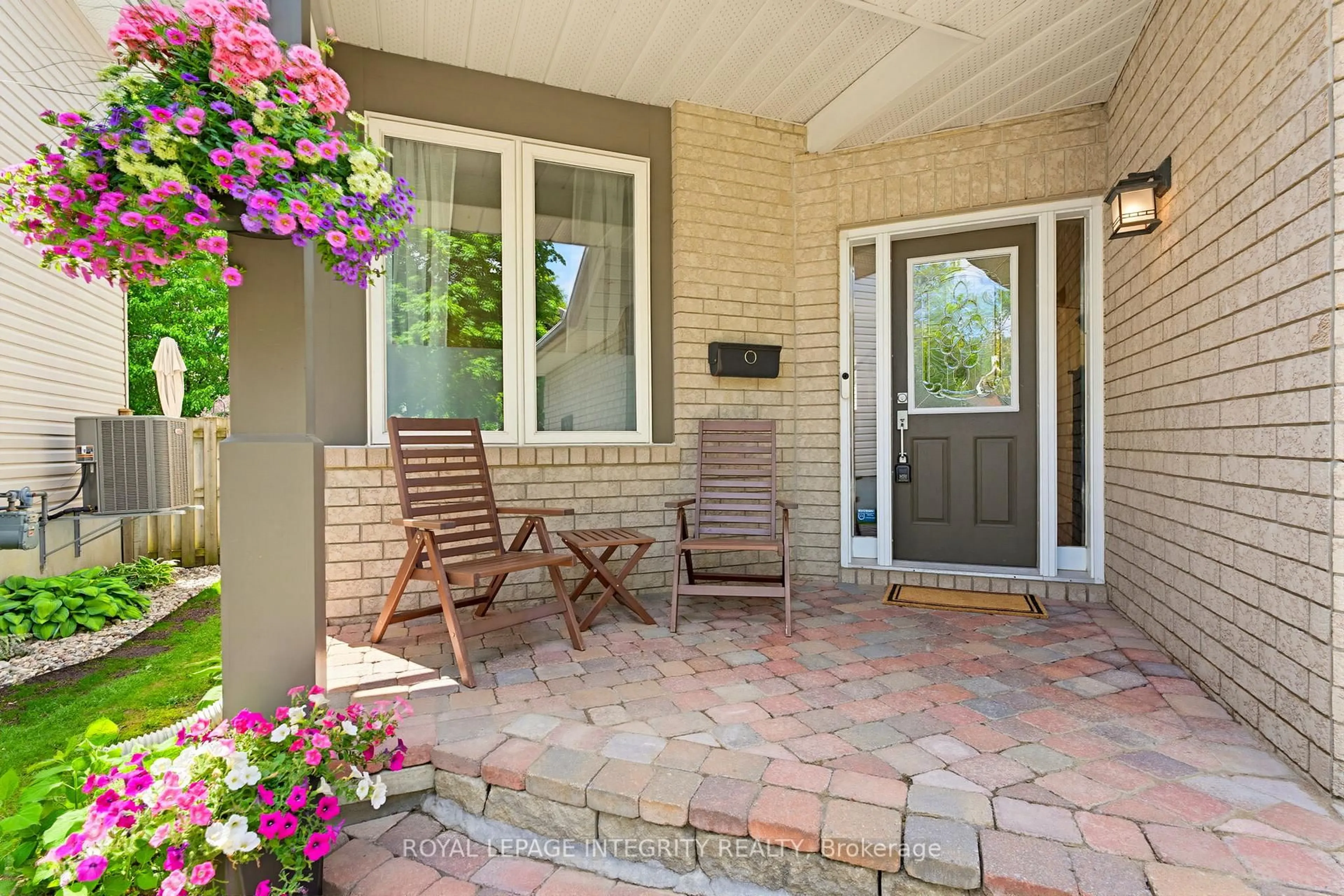 Patio, street for 116 Springcreek Cres, Ottawa Ontario K2M 2K8