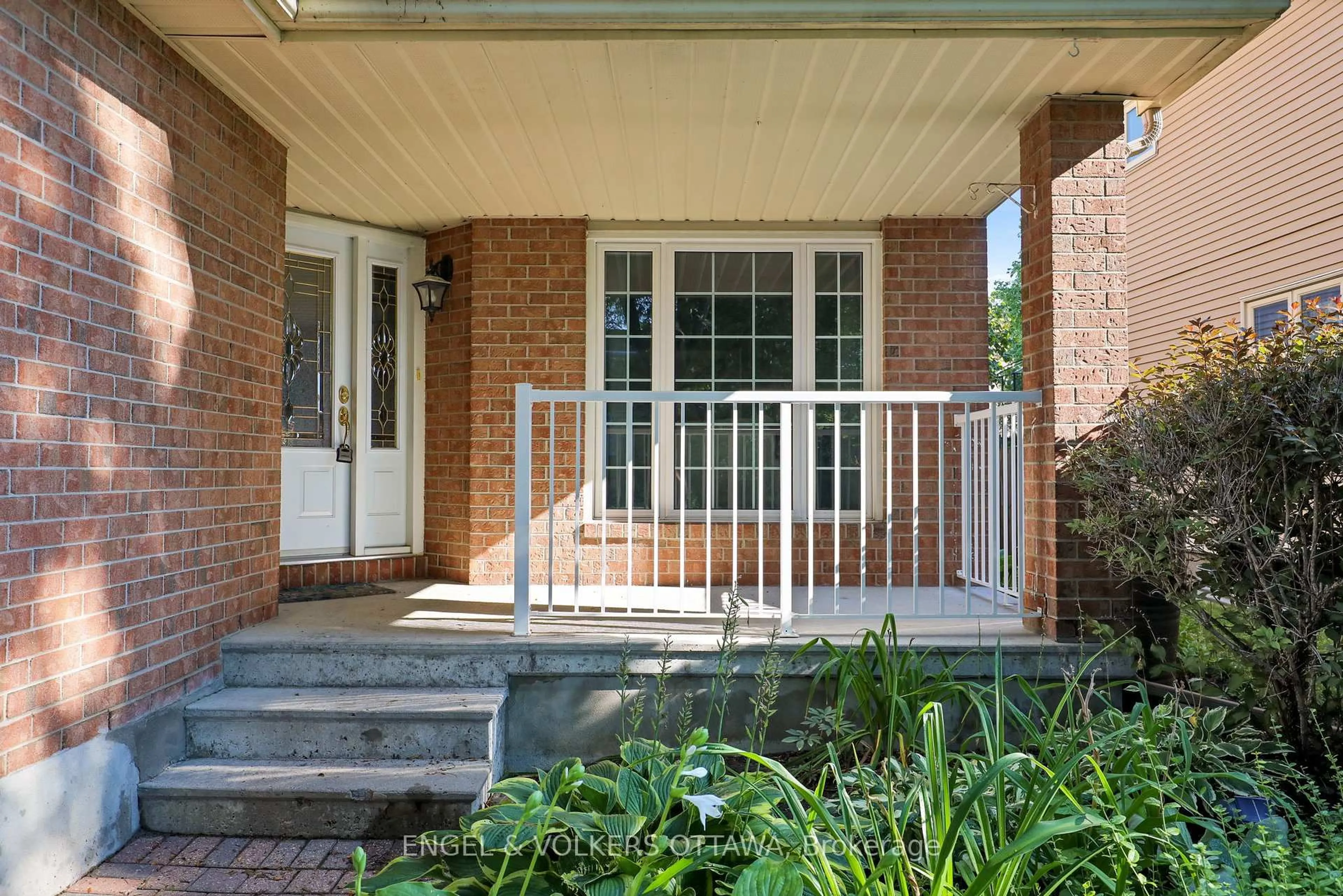 Home with brick exterior material, street for 28 Weybridge Dr, Ottawa Ontario K2J 2Z7