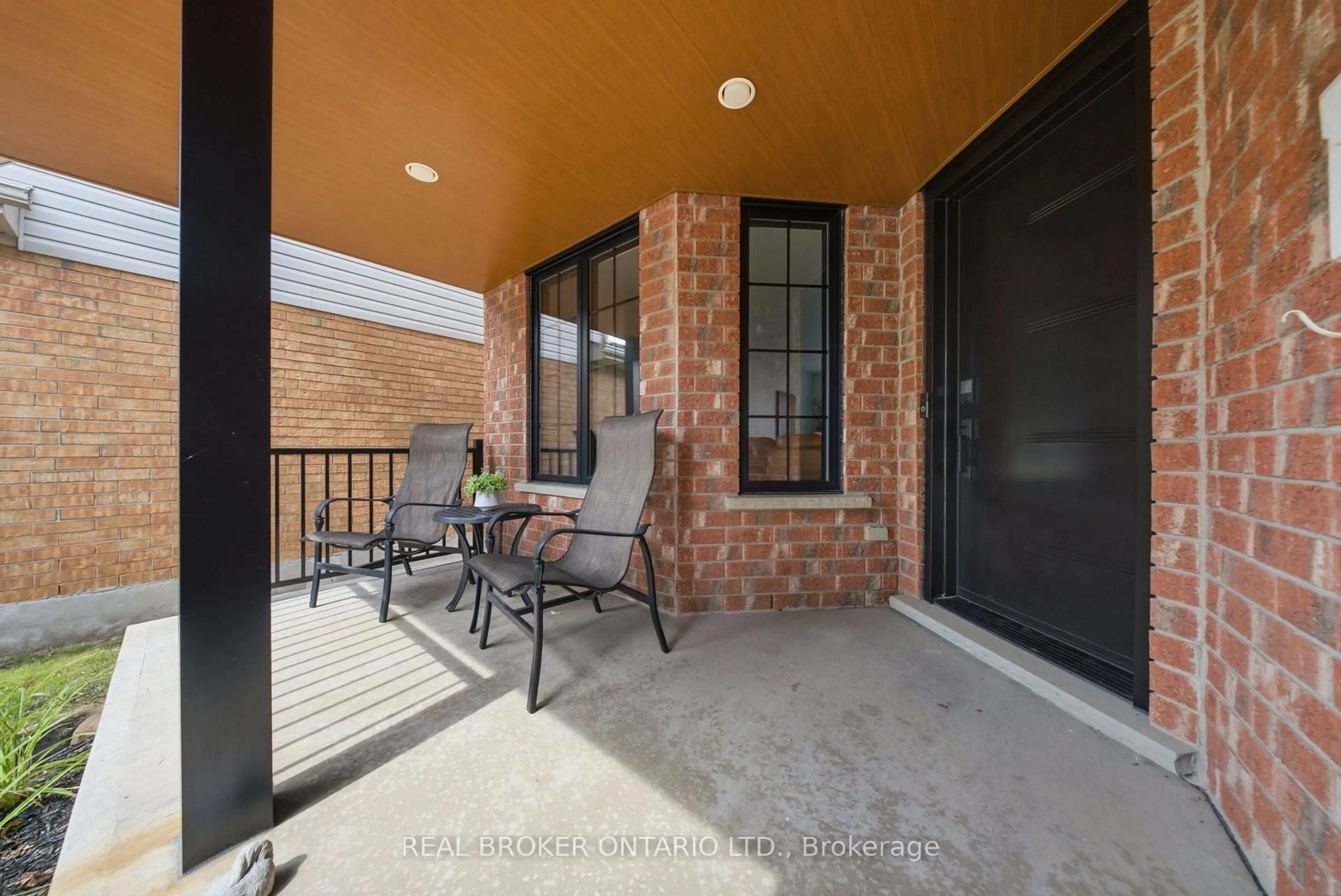 Patio, street for 19 Boulder Cres, Guelph Ontario N1G 5A3