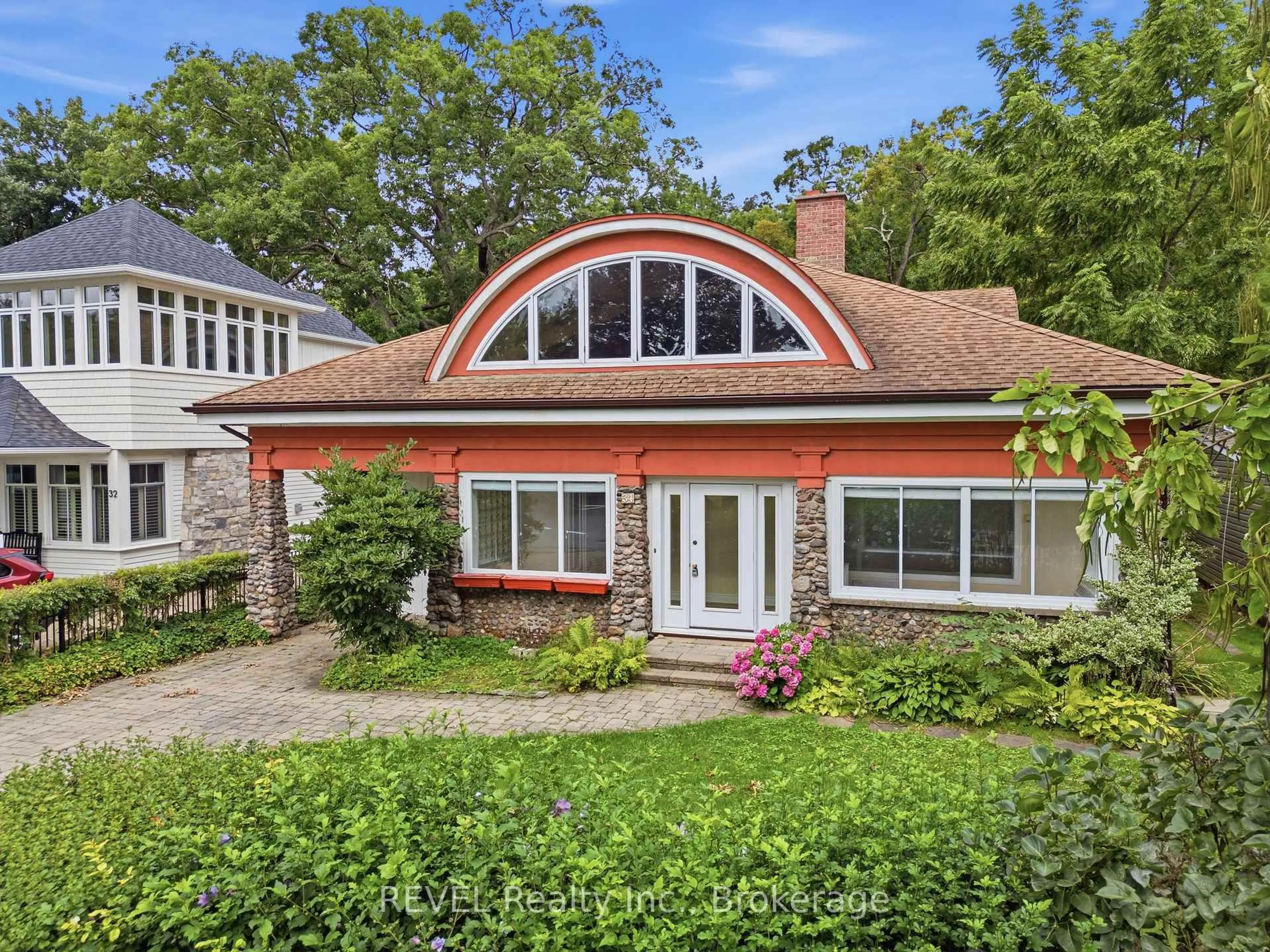 Home with brick exterior material, street for 34 Vincent Ave, Niagara-on-the-Lake Ontario L0S 1J0