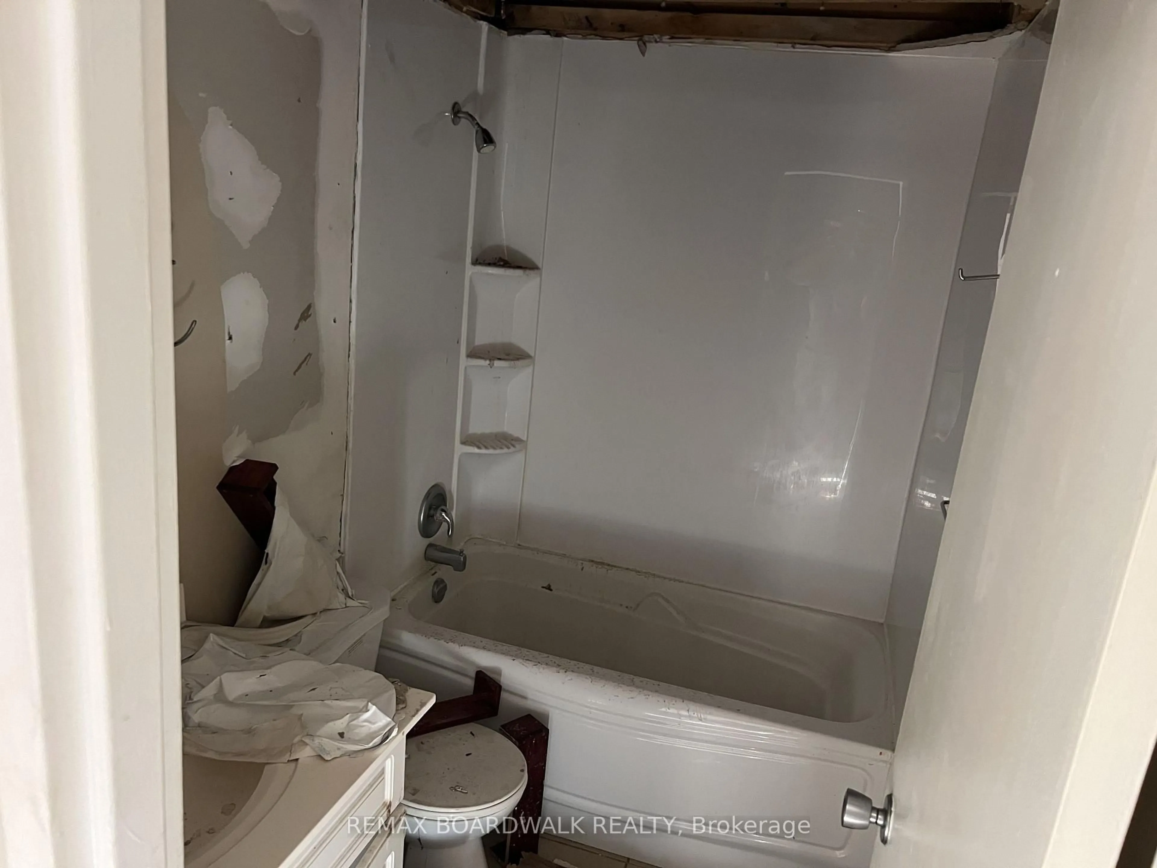 A pic of a room for 2041 Arrowsmith Dr #101B, Ottawa Ontario K1J 7V7