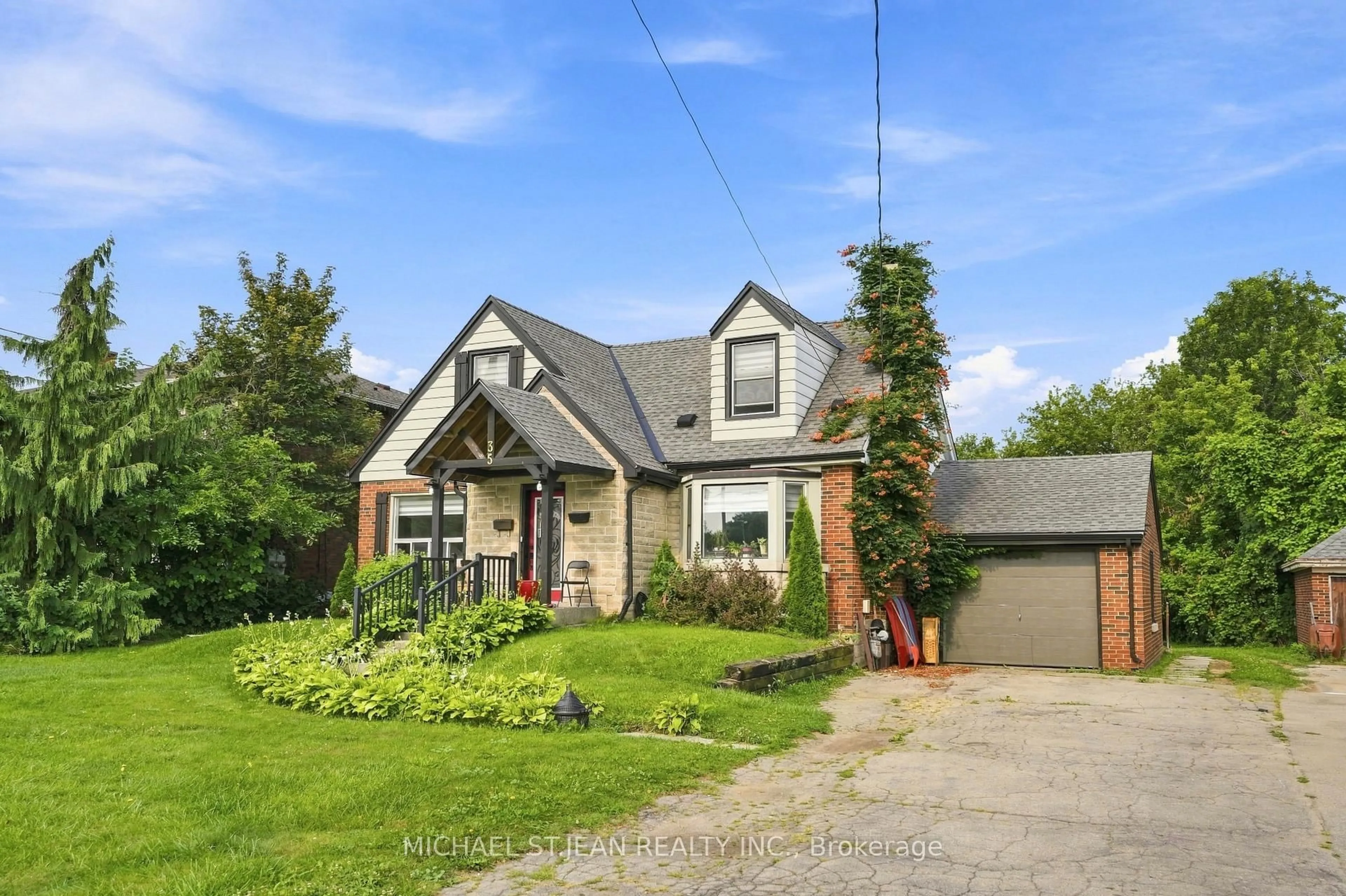 Home with brick exterior material, street for 35 Centennial Pkwy, Hamilton Ontario L8G 2C1