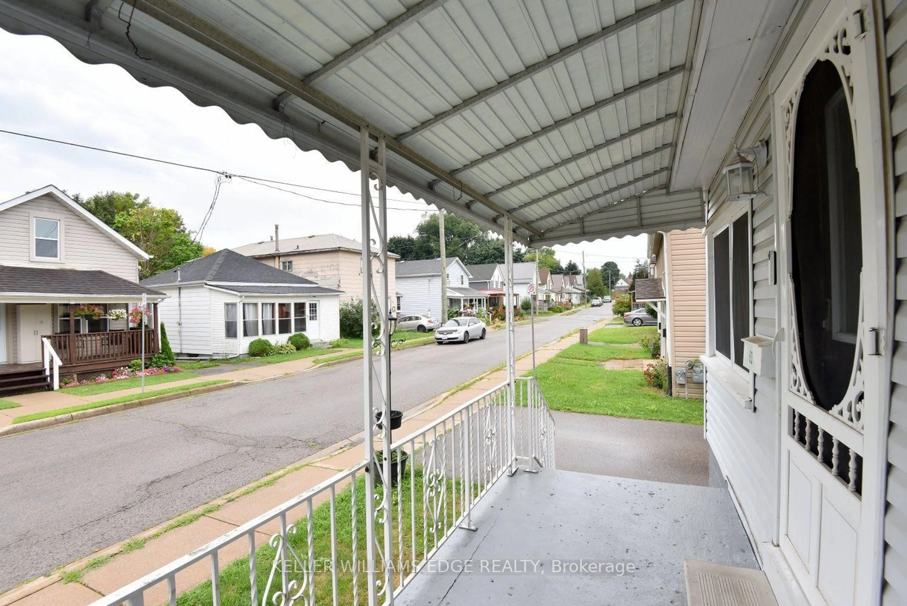 Patio, street for 63 Patterson St, Norfolk Ontario N3Y 1J4