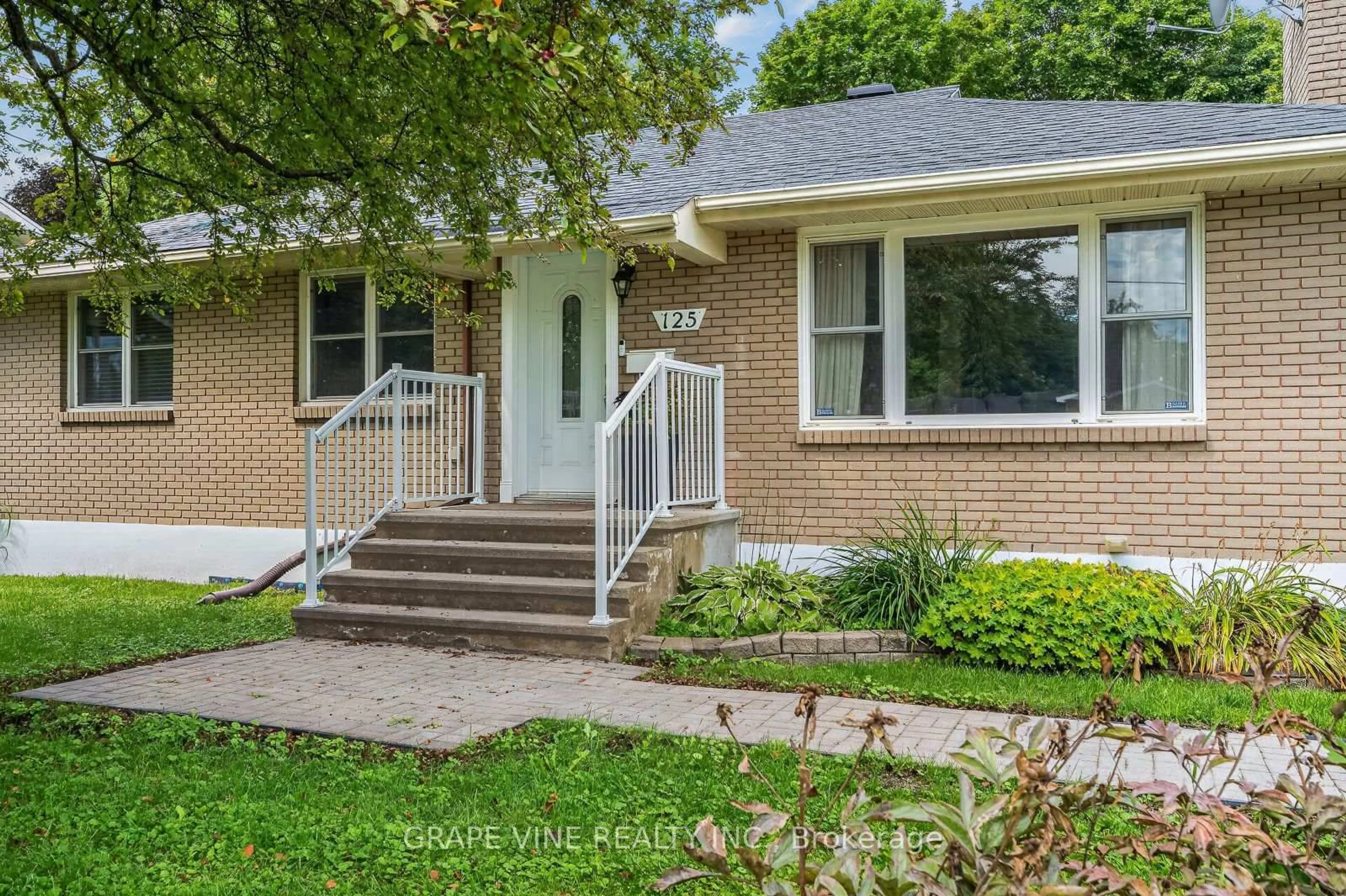Home with brick exterior material, street for 125 Norice St, Ottawa Ontario K2G 2Y2