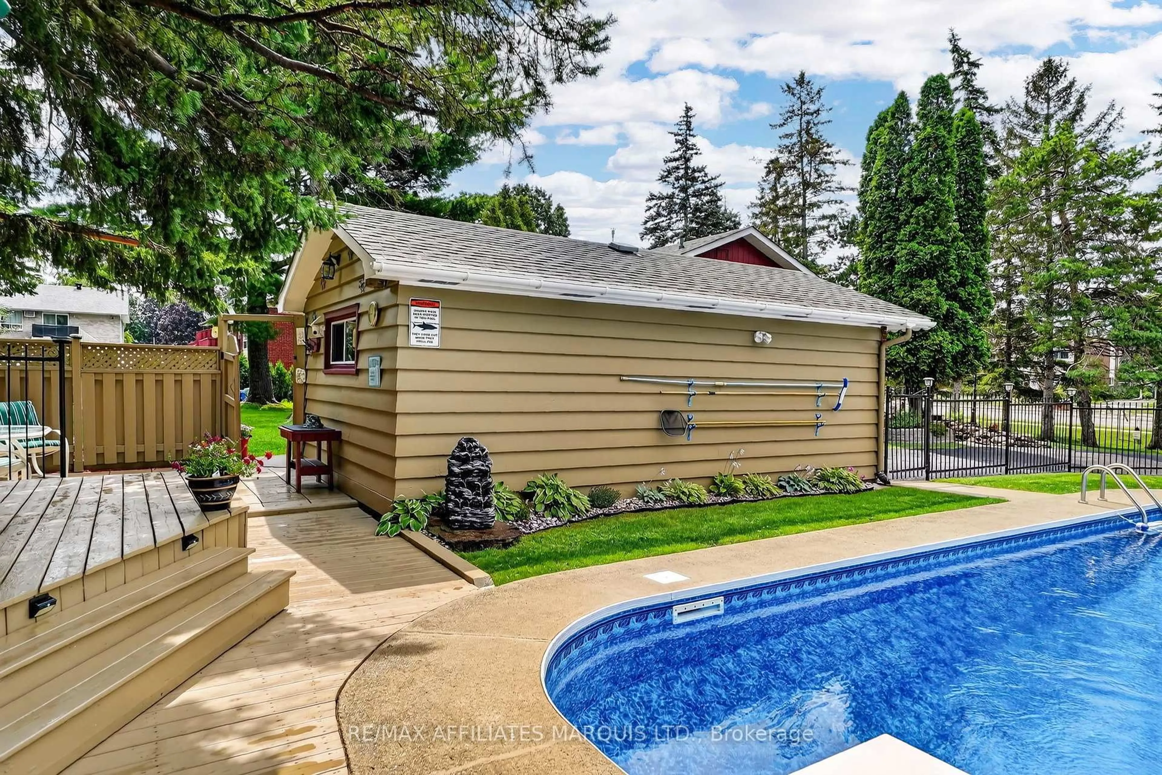 Home with vinyl exterior material, street for 1635 Brookdale Ave, Cornwall Ontario K6J 4R2