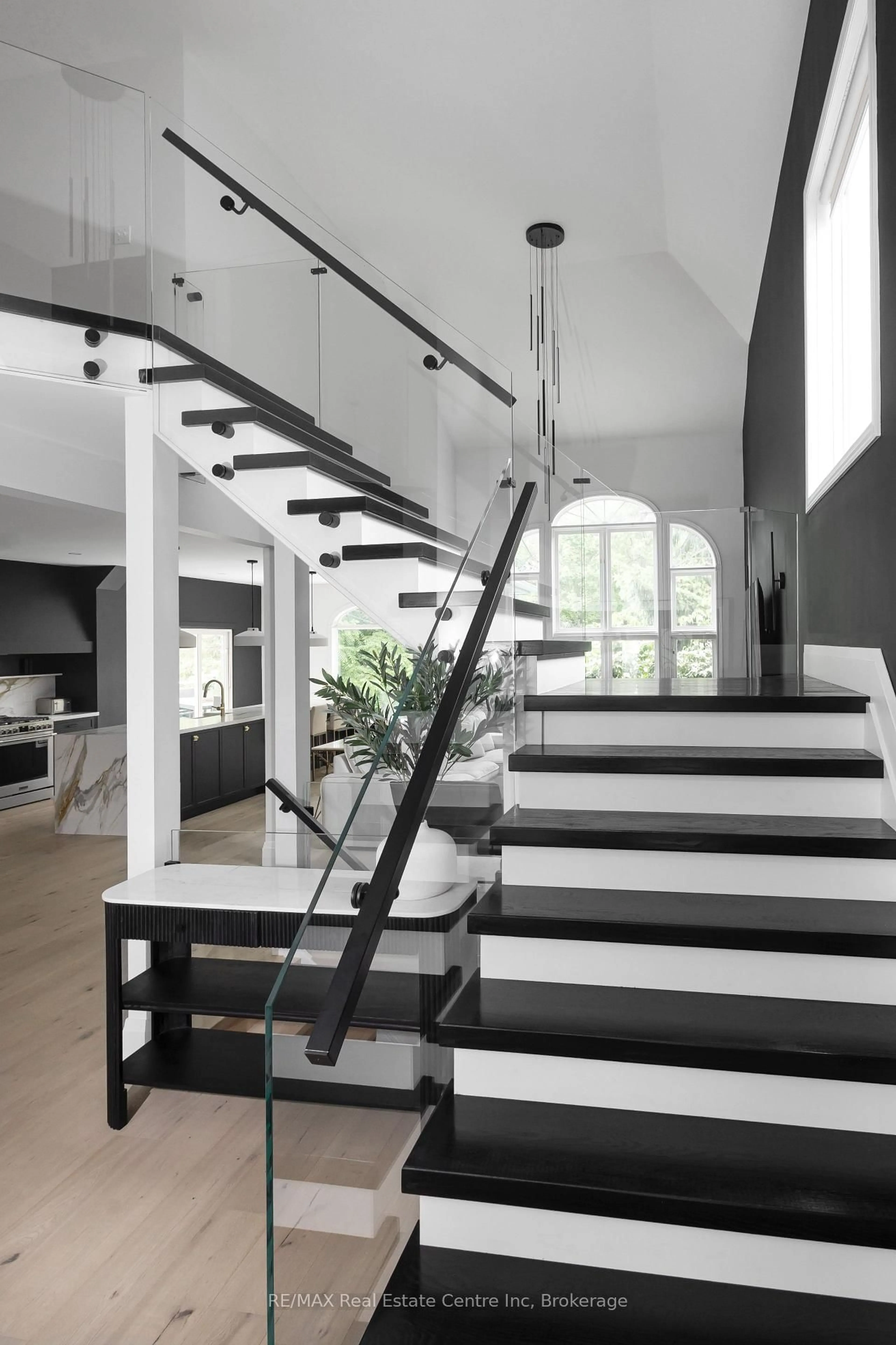 Stairs for 296 Farley Dr, Guelph Ontario N1L 1N6