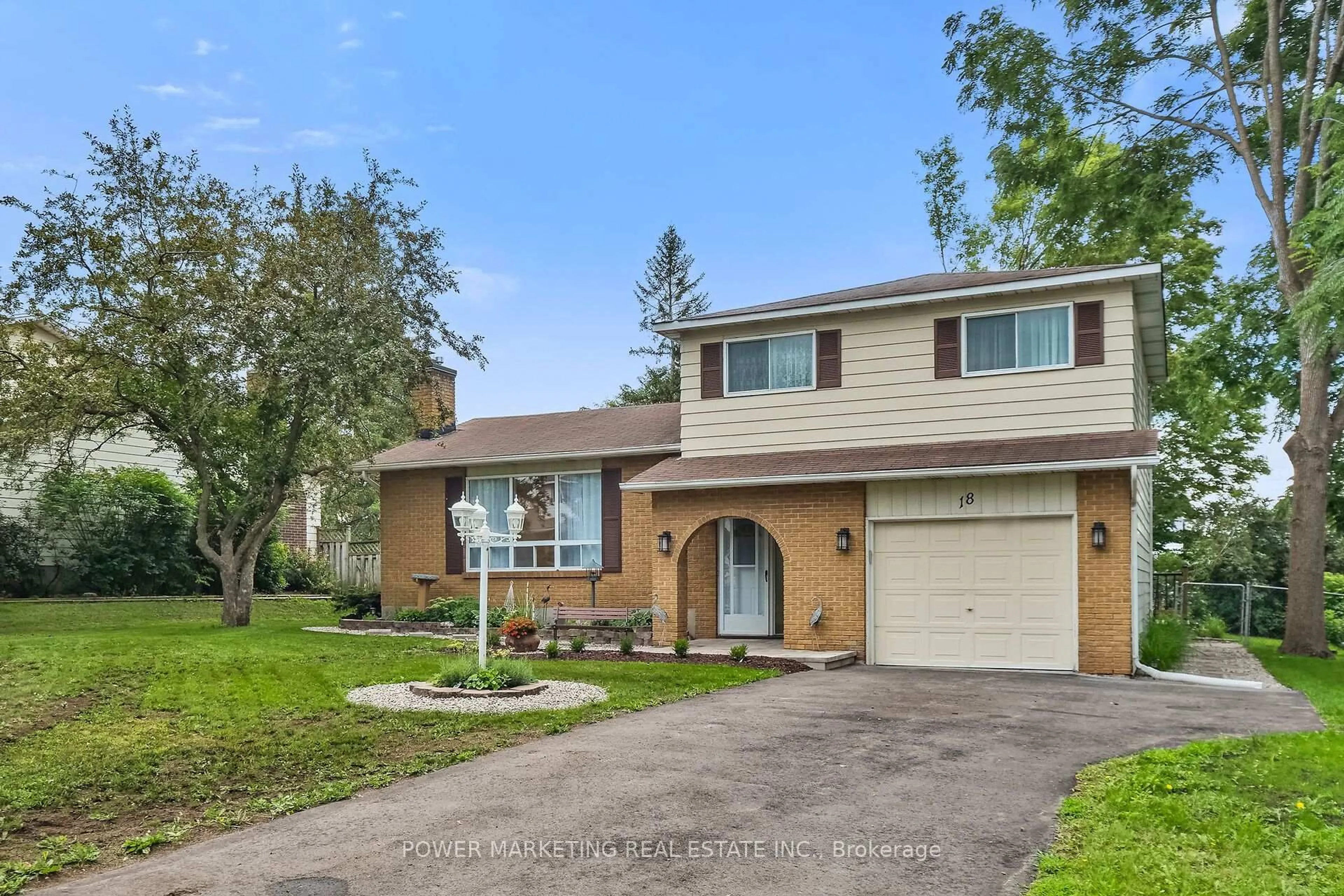 Unknown for 18 GALE St, Almonte Ontario K0A 1A0
