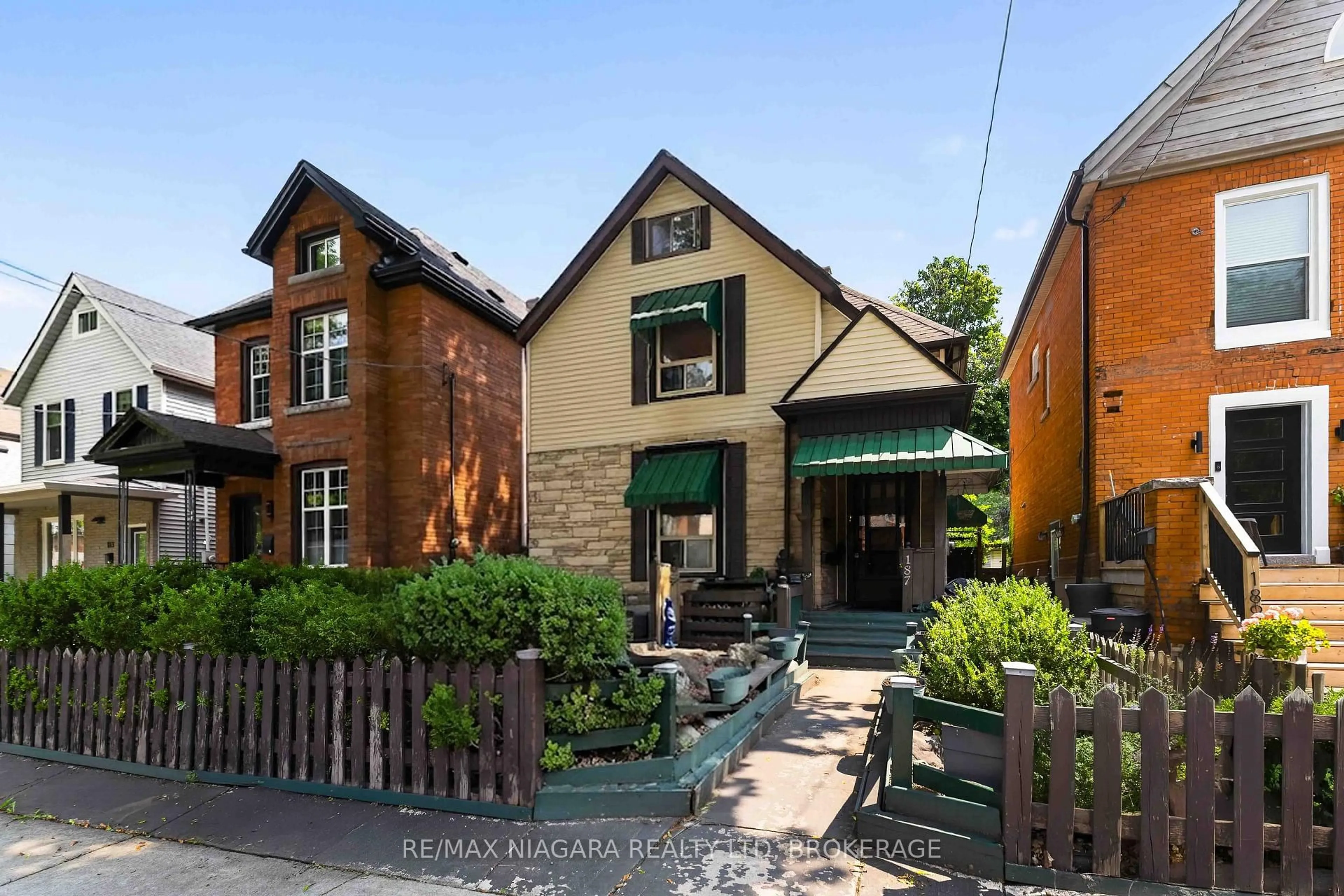 Patio, street for 187 Emerald St, Hamilton Ontario L8N 2V6