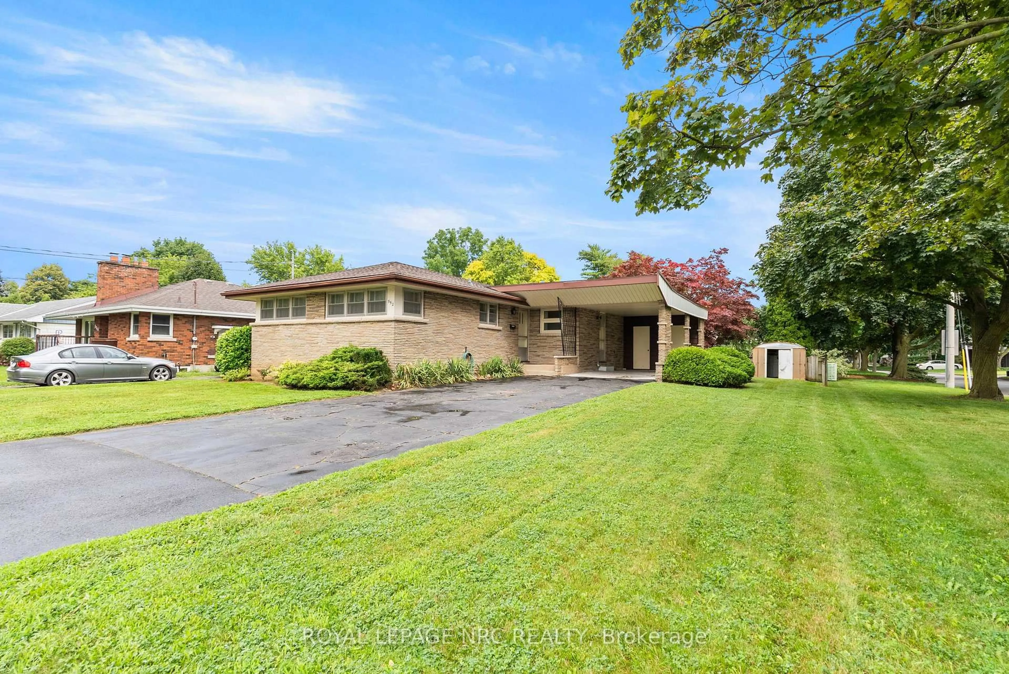 Unknown for 552 Bunting Rd, St. Catharines Ontario L2M 3A5