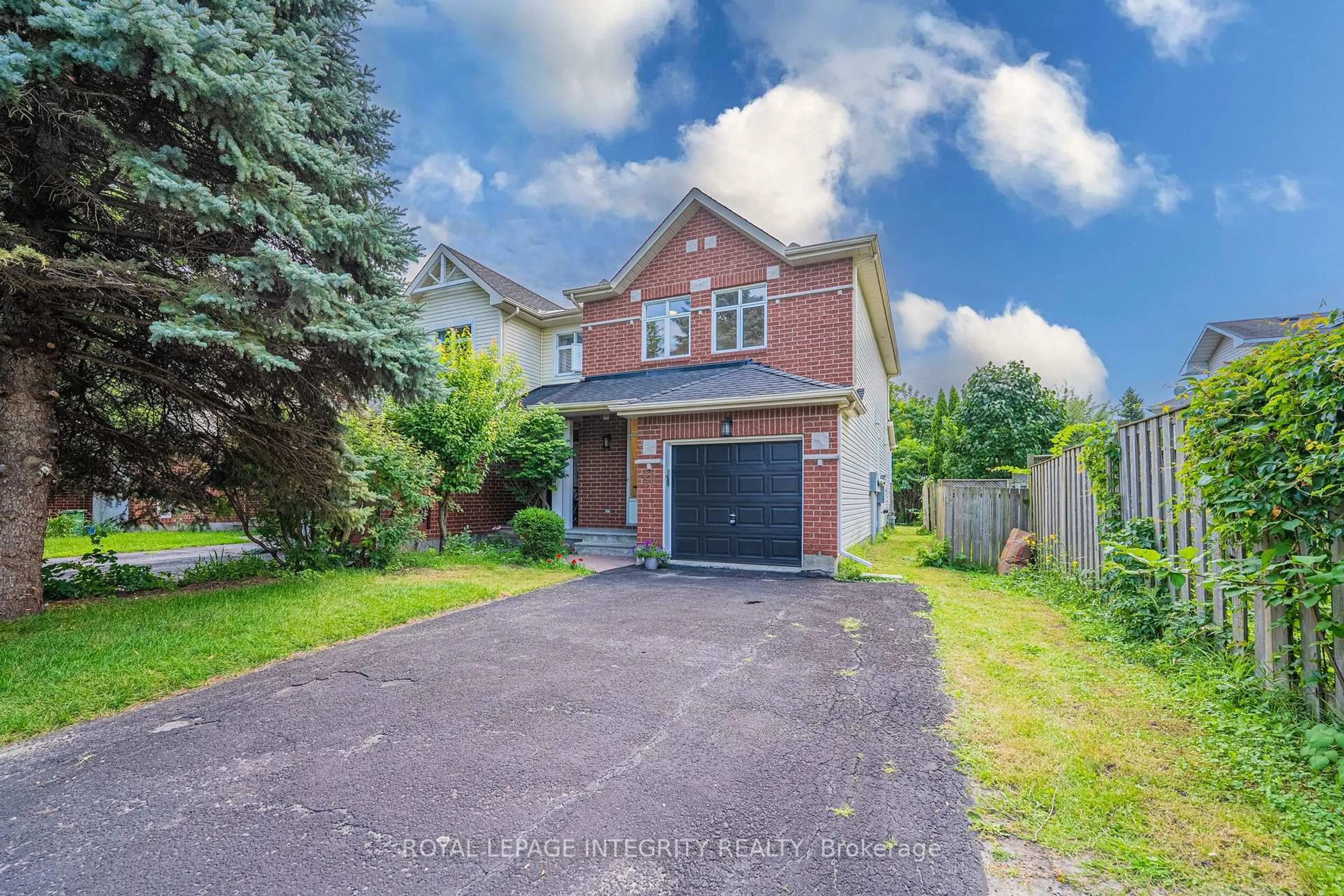 A pic from outside/outdoor area/front of a property/back of a property/a pic from drone, street for 20 Redding Way, Ottawa Ontario K2G 6C2