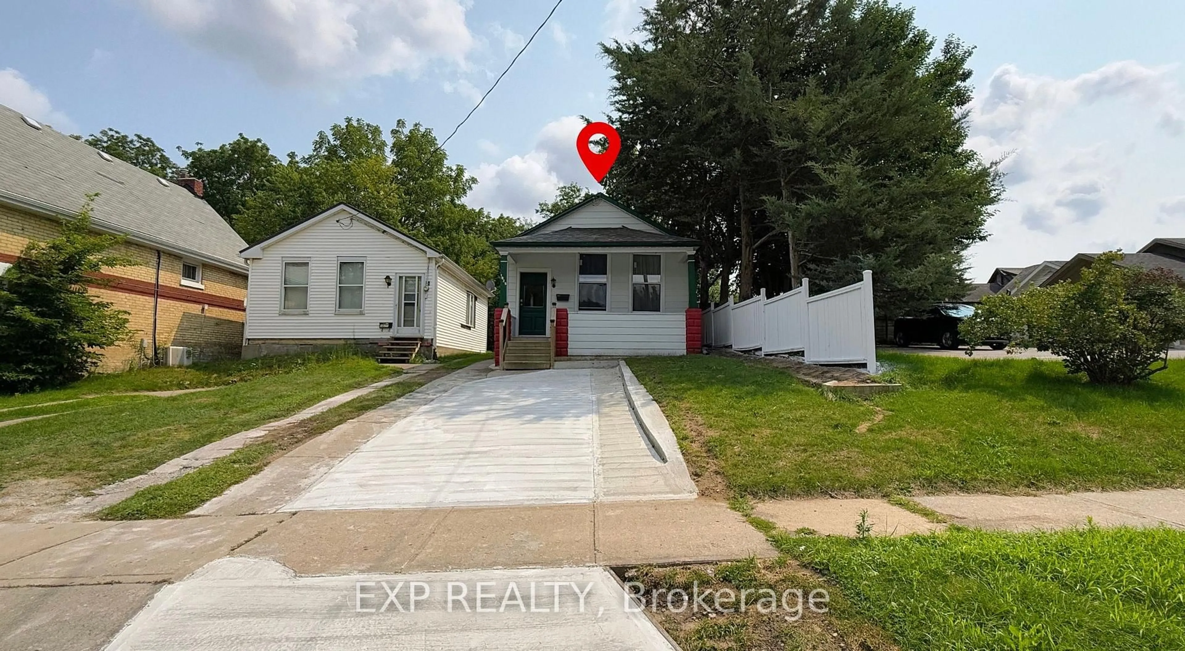Unknown for 1025 York St, London East Ontario N5W 2T4