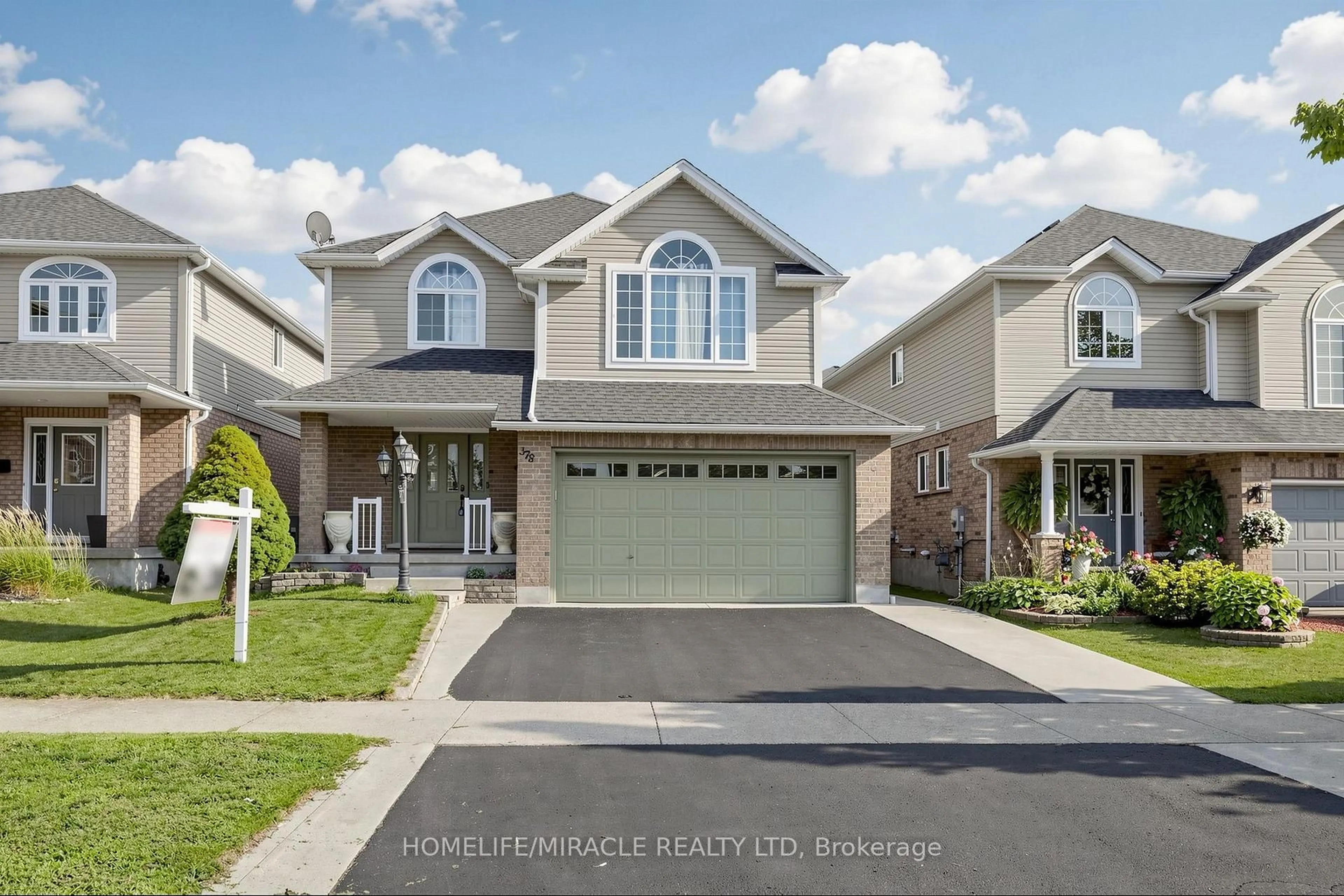 Home with vinyl exterior material, street for 378 Mountain Laurel Cres, Kitchener Ontario N2E 4B7