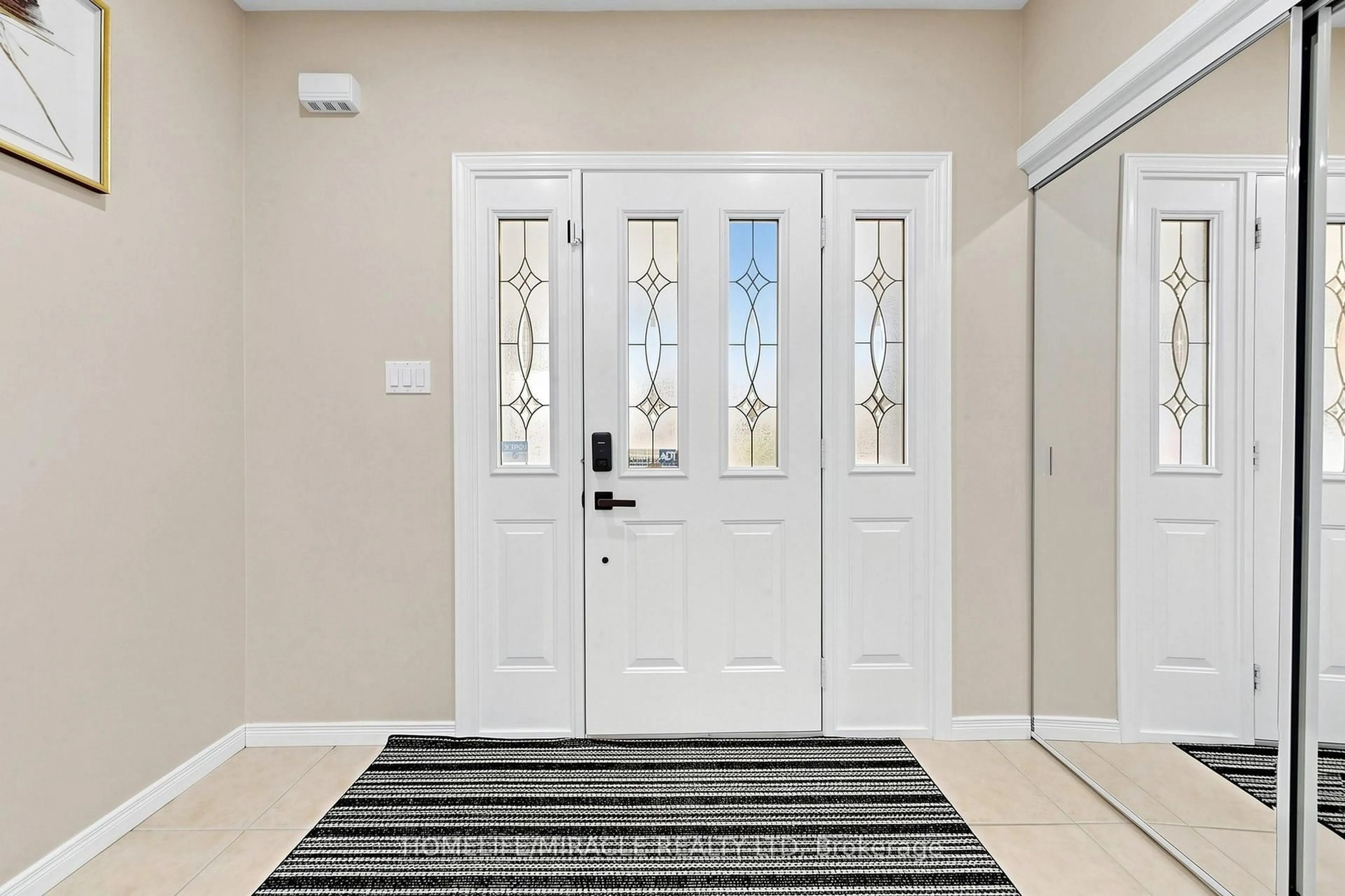 Indoor entryway for 378 Mountain Laurel Cres, Kitchener Ontario N2E 4B7