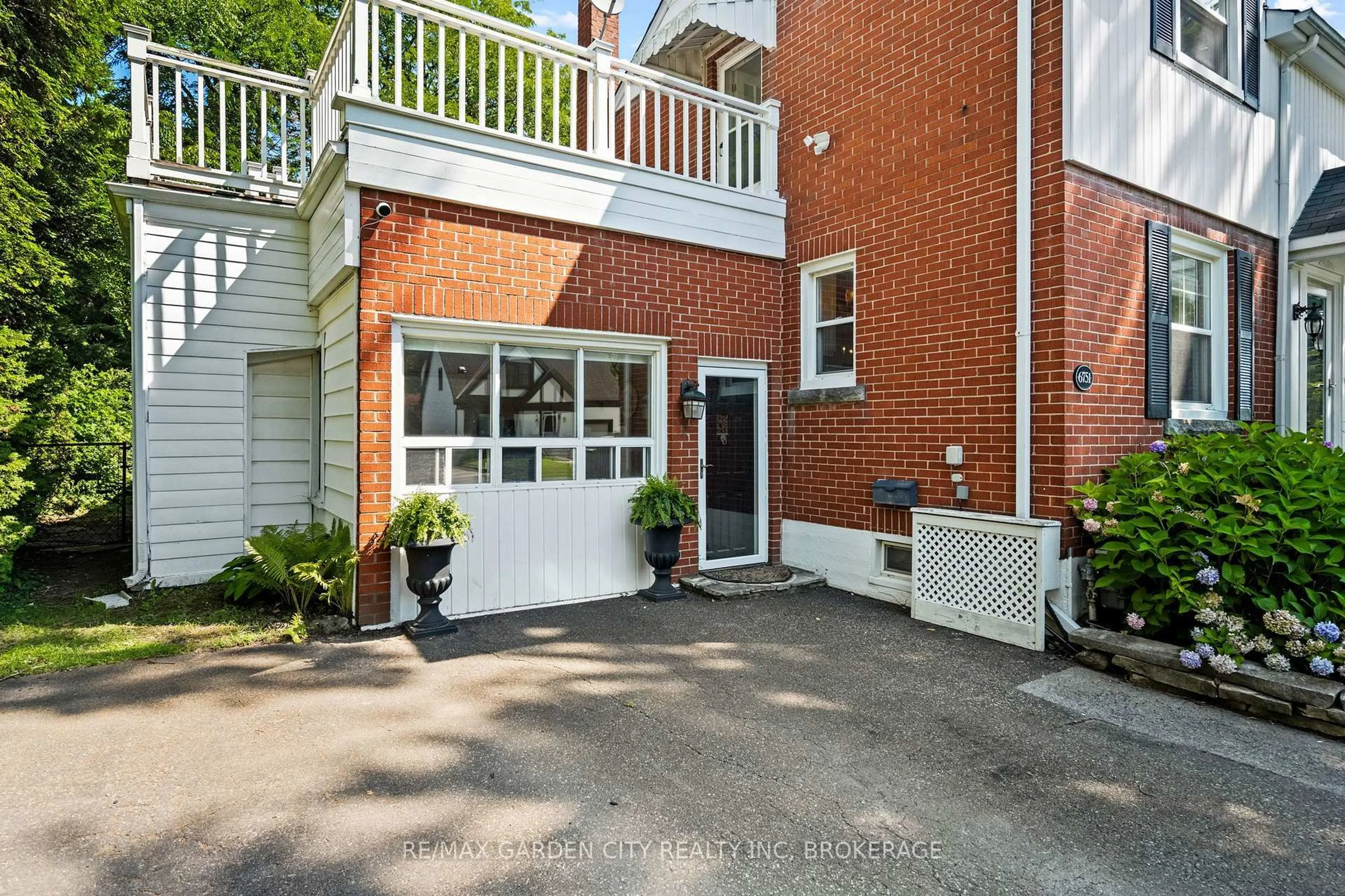 Unknown for 6751 Barker St, Niagara Falls Ontario L2G 1Z1