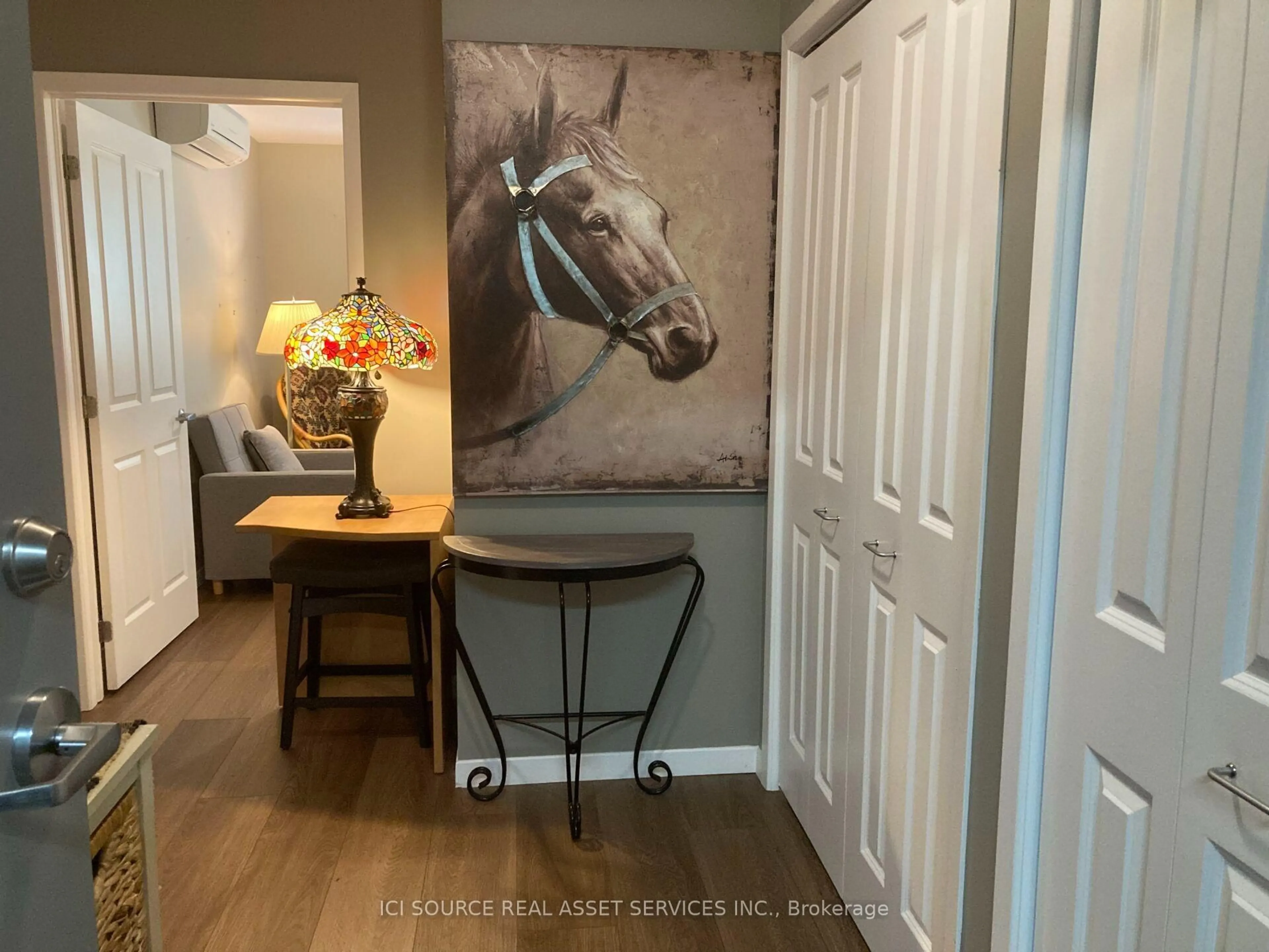 Indoor entryway for 850 Alpha St #101, Owen Sound Ontario N4K 5W8