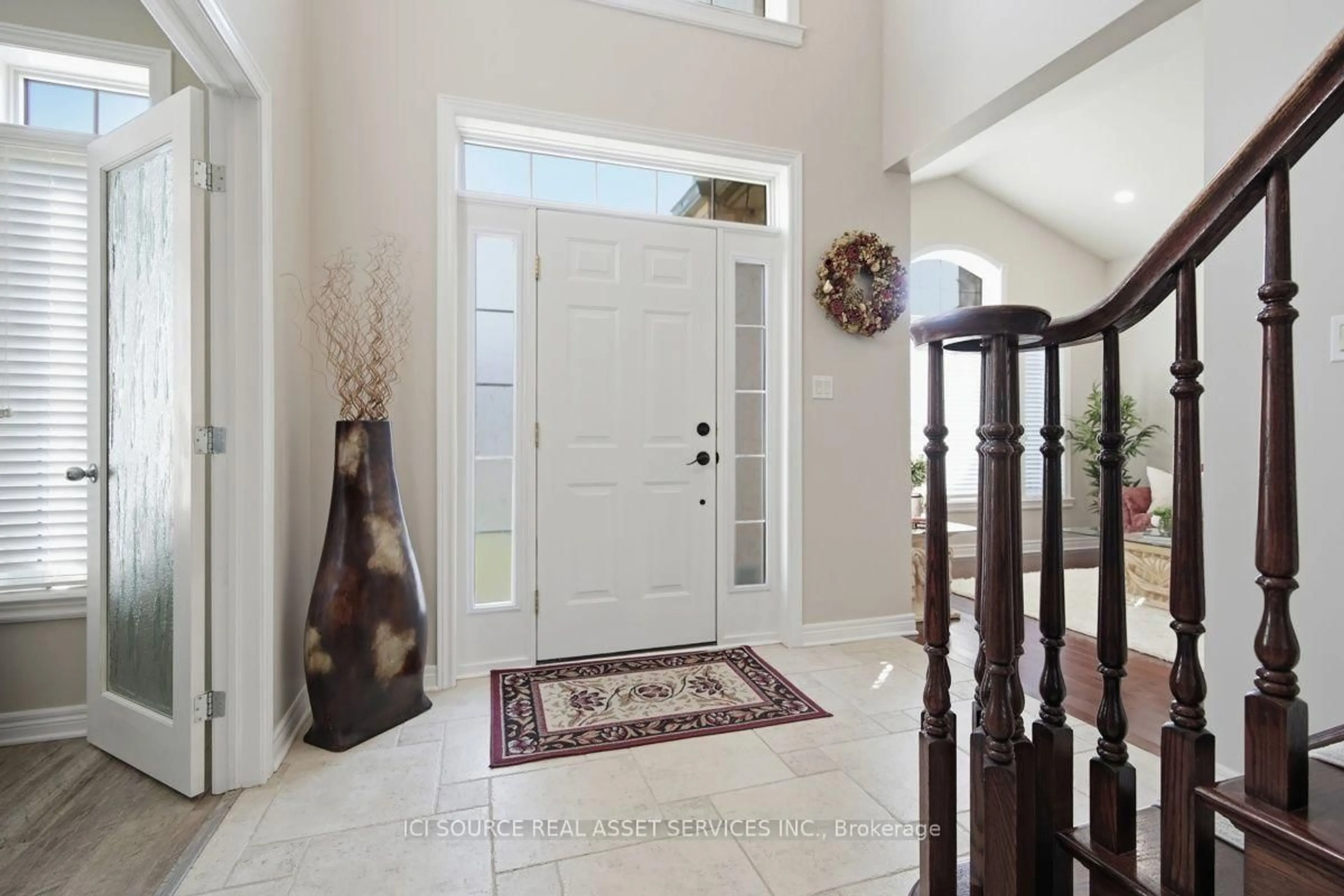 Indoor entryway for 1017 Apricot Pl, London South Ontario N6K 5A5