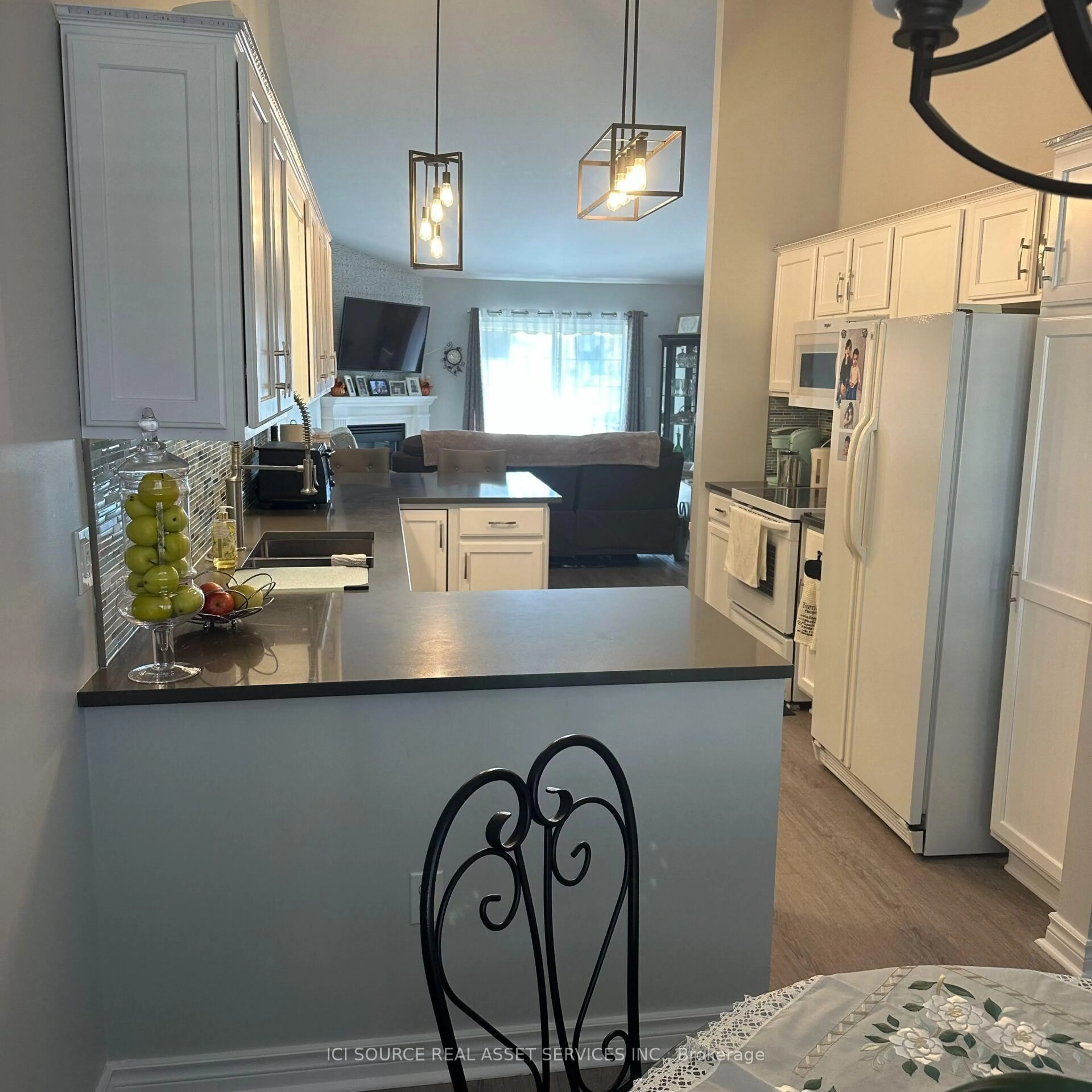 Open concept kitchen, unknown for 1576 Blue Heron Dr, Windsor Ontario N8P 1L6