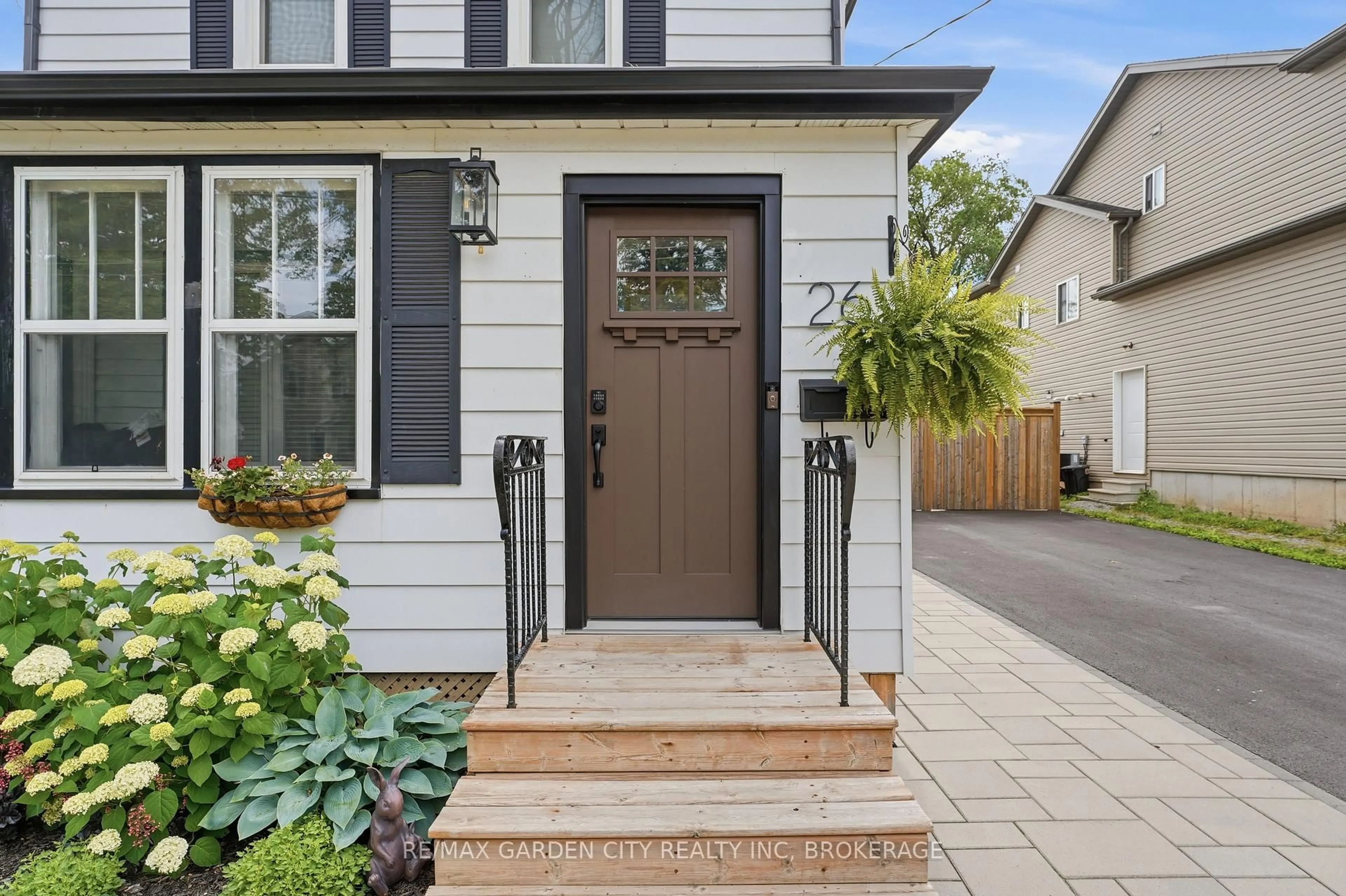 Unknown for 26 Carleton St, Thorold Ontario L2V 2A4