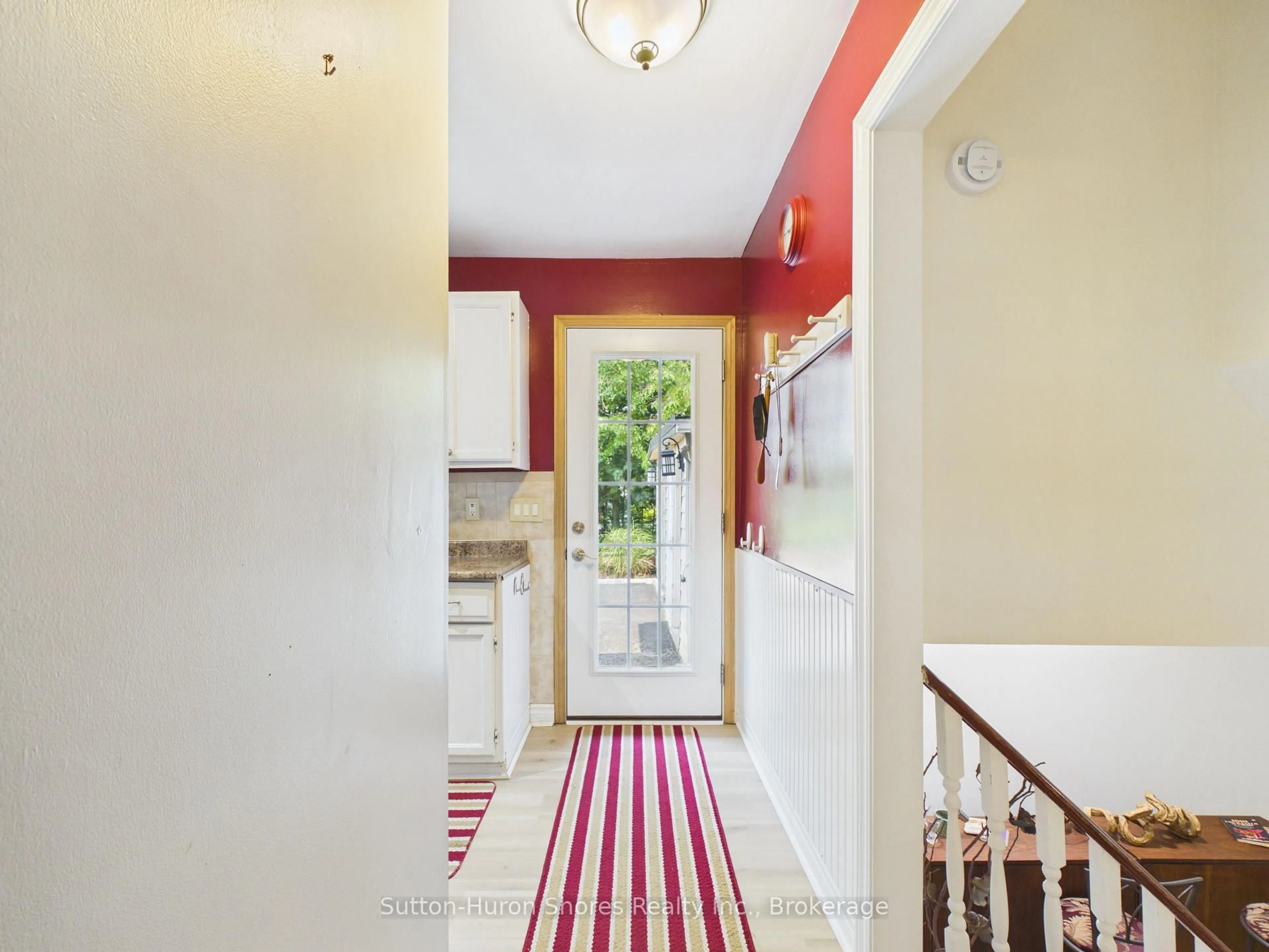 Indoor entryway for 793 Ruby St, Saugeen Shores Ontario N0H 2C4