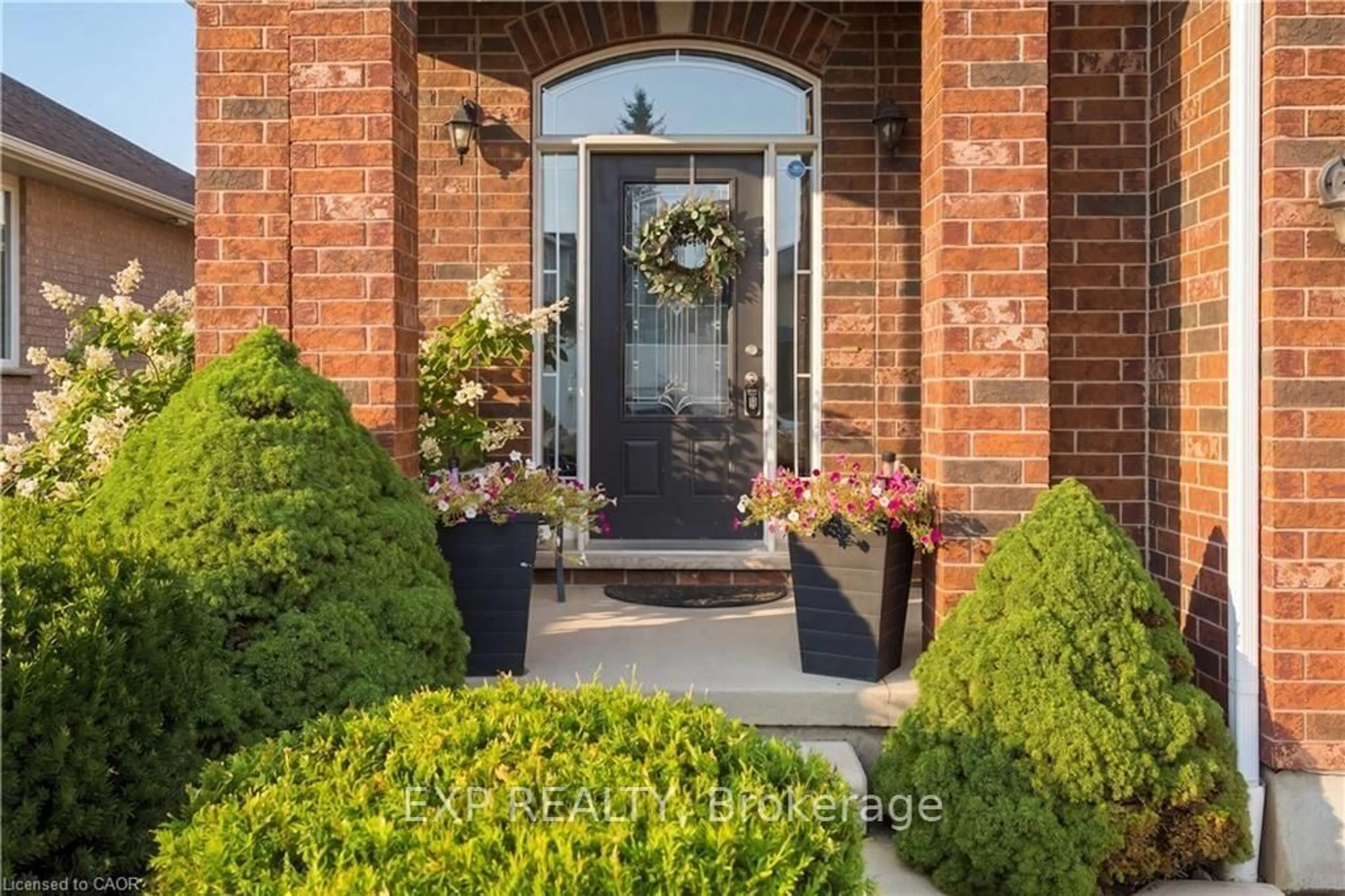 Indoor entryway for 6 Country Clair St, Kitchener Ontario N2A 4J9