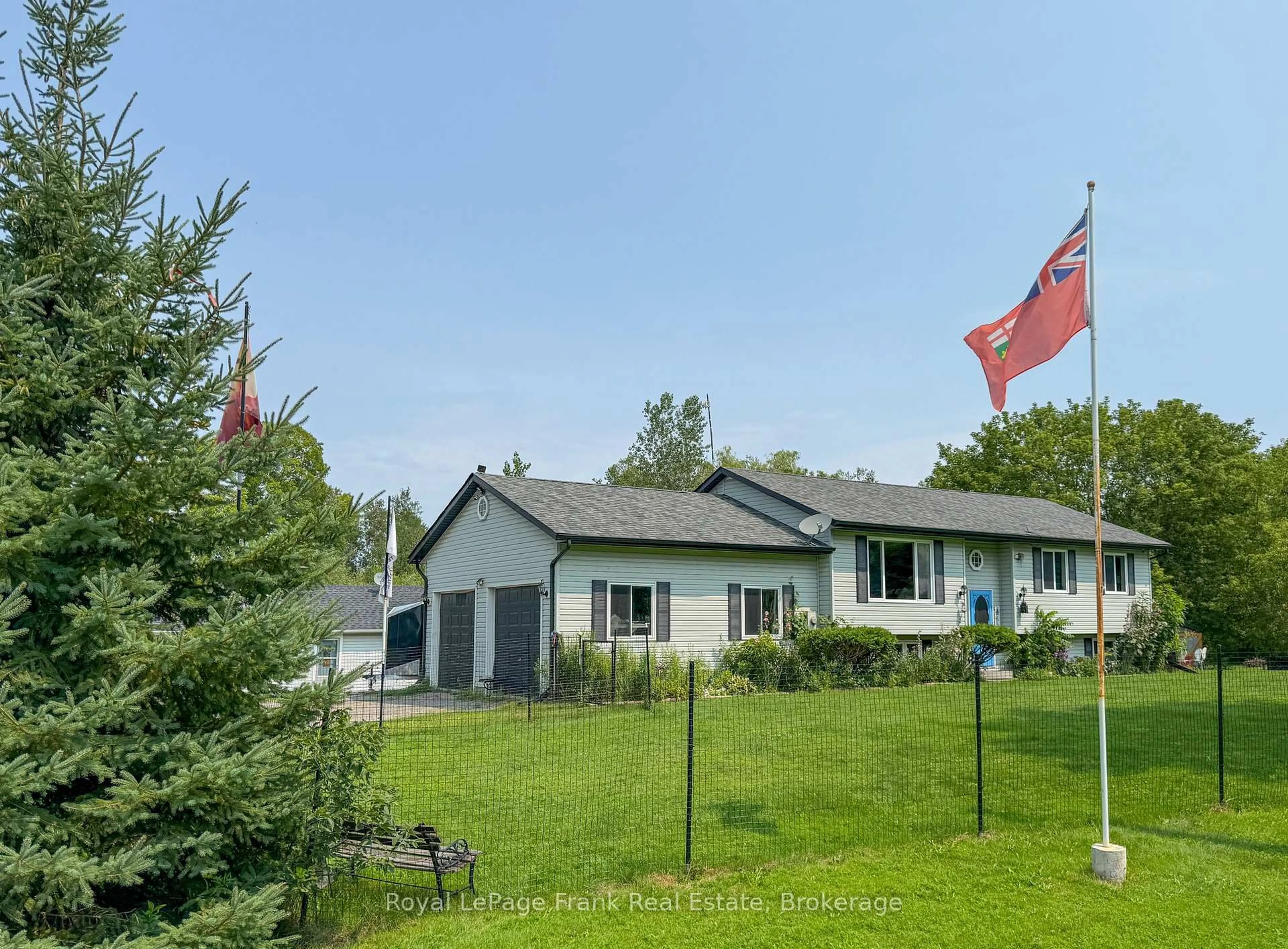 A pic from outside/outdoor area/front of a property/back of a property/a pic from drone, unknown for 5363 Young St, Hamilton Township Ontario K0K 2H0