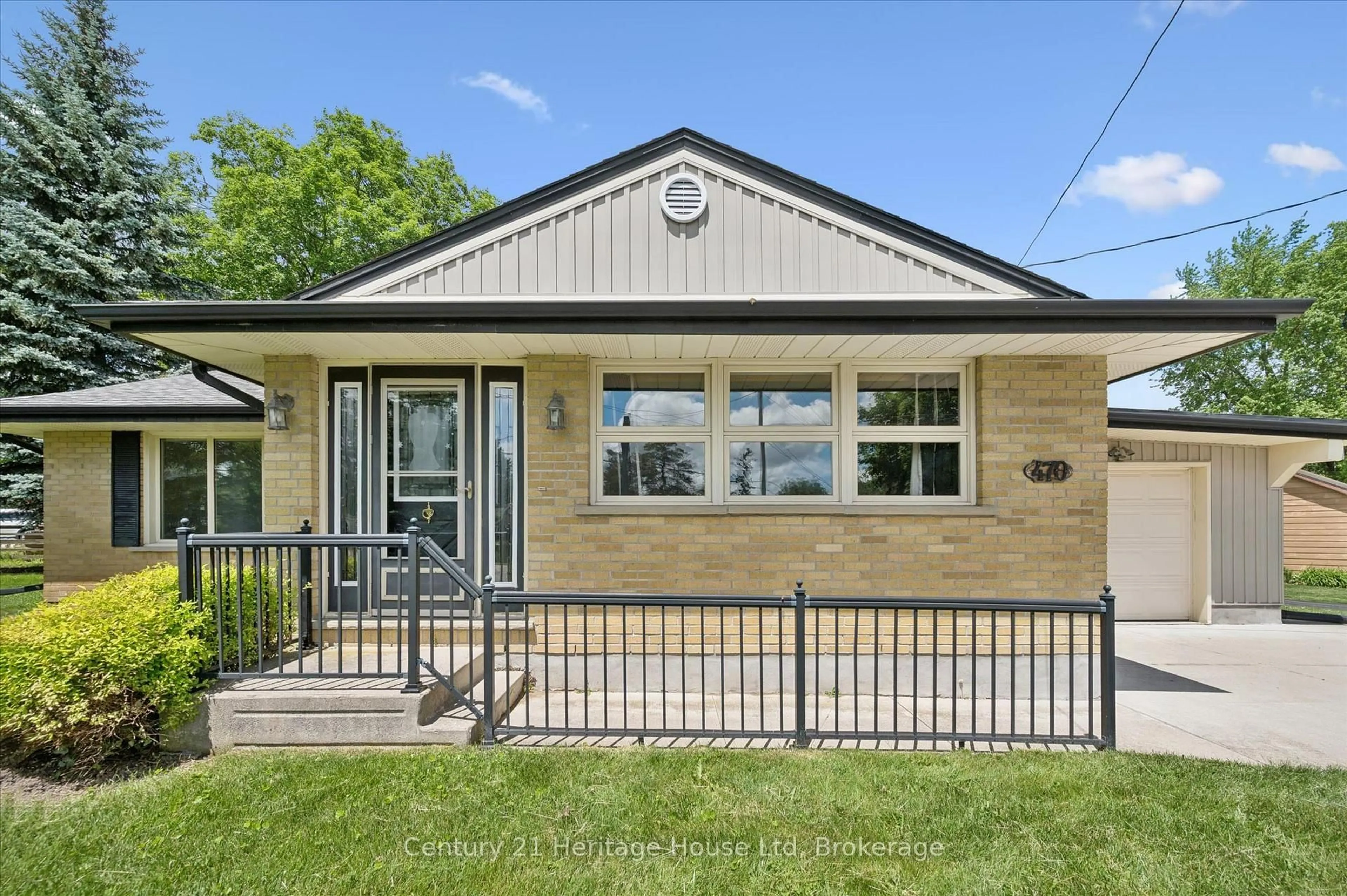 Home with vinyl exterior material, street for 470 Cameron St, Centre Wellington Ontario N1M 2G4