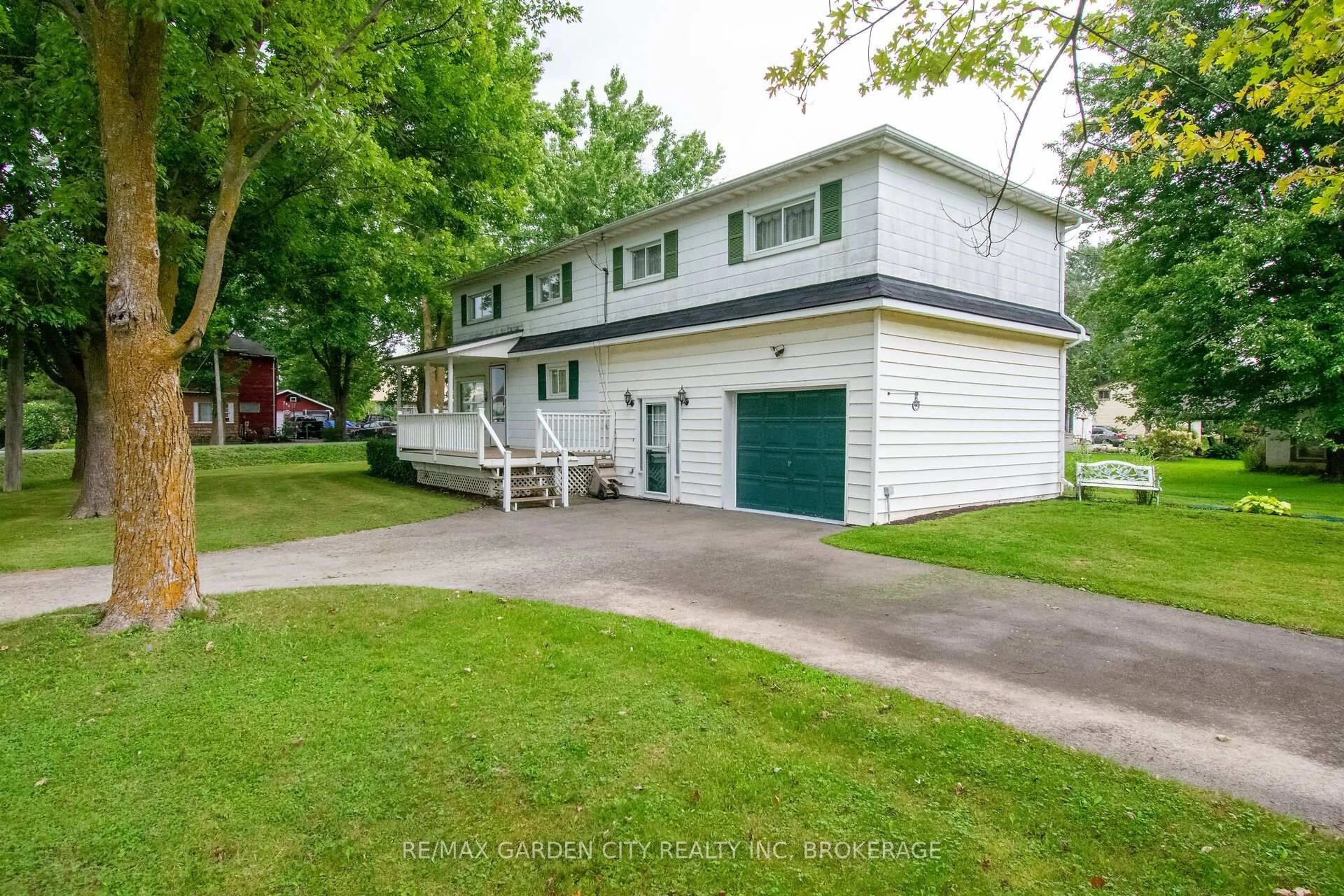 A pic from outside/outdoor area/front of a property/back of a property/a pic from drone, street for 2129 SNIDER Rd, Port Colborne Ontario L3K 5V5