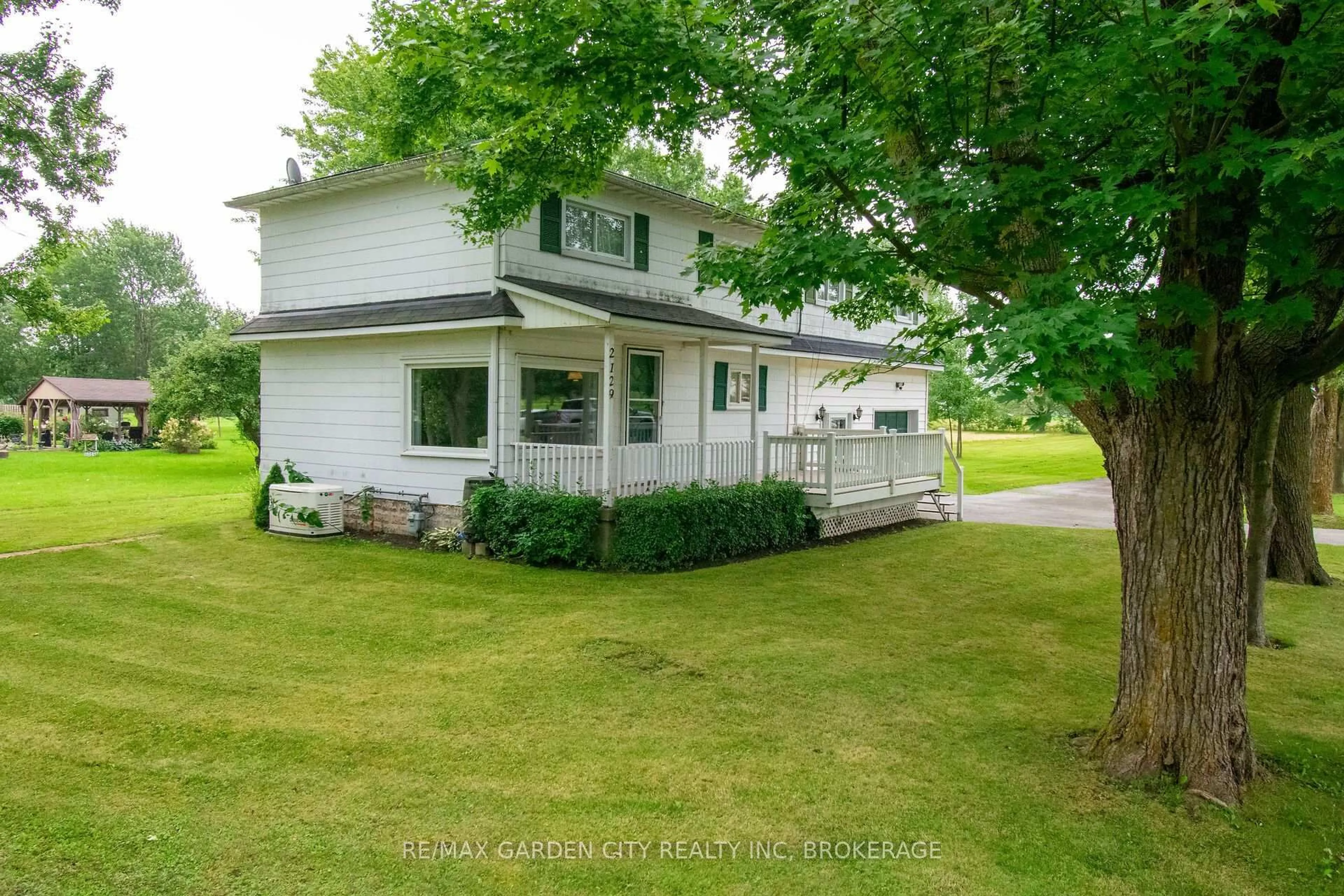 A pic from outside/outdoor area/front of a property/back of a property/a pic from drone, street for 2129 SNIDER Rd, Port Colborne Ontario L3K 5V5