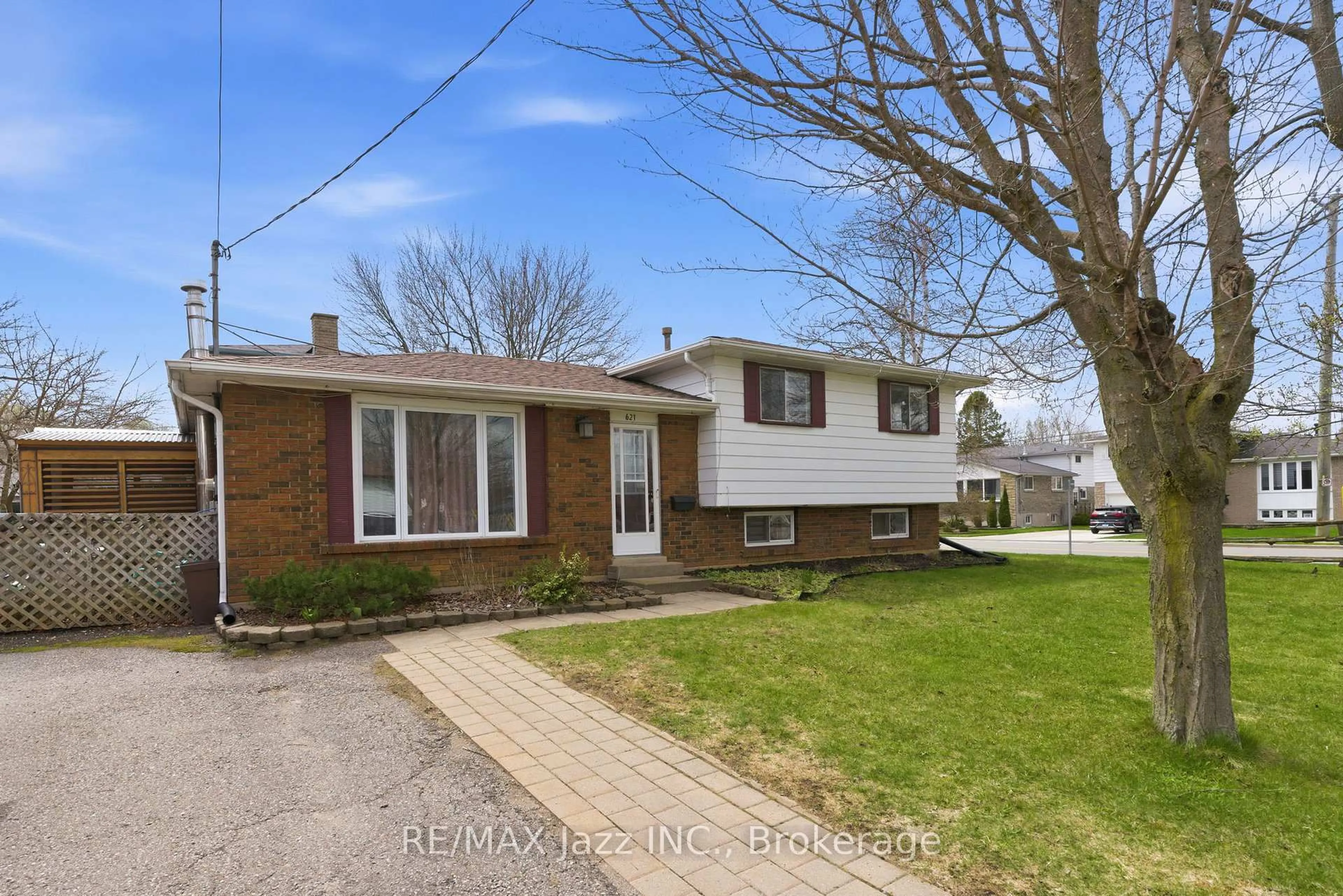 Home with brick exterior material, street for 621 Willow Cres, Cobourg Ontario K9A 2B4